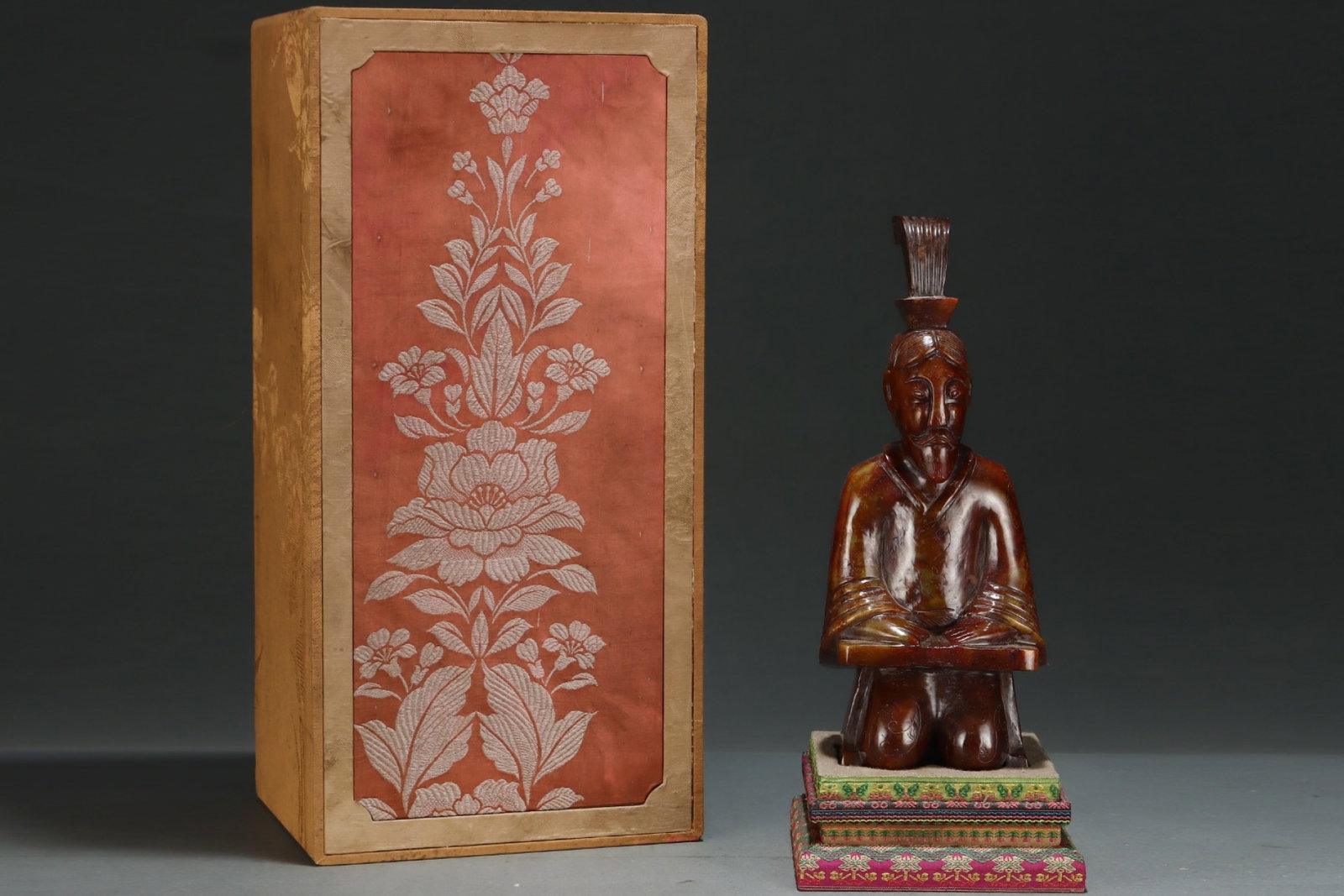 An Exquisite Archaic Jade Figure Ornament: An Exquisite Archaic Jade Figure Ornament,Size:4.7inx3.7inx11.1in,Ancient Time,China 高古玉人物摆件,中国远古时期