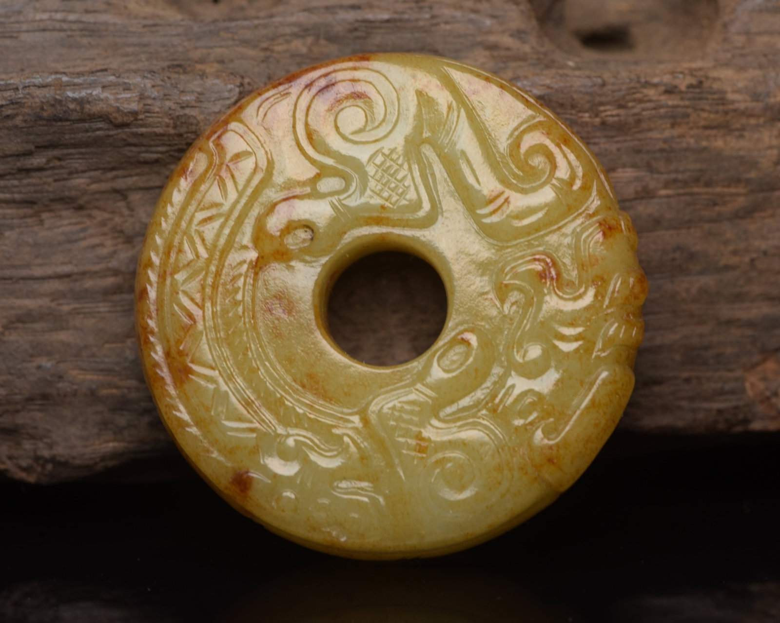 An Exquisite White Jade Pendant: An Exquisite White Jade Pendant,Qing Dynasty,China,Size:2inx2inx0.6in,Weight:77g 白玉挂件,中国清代
