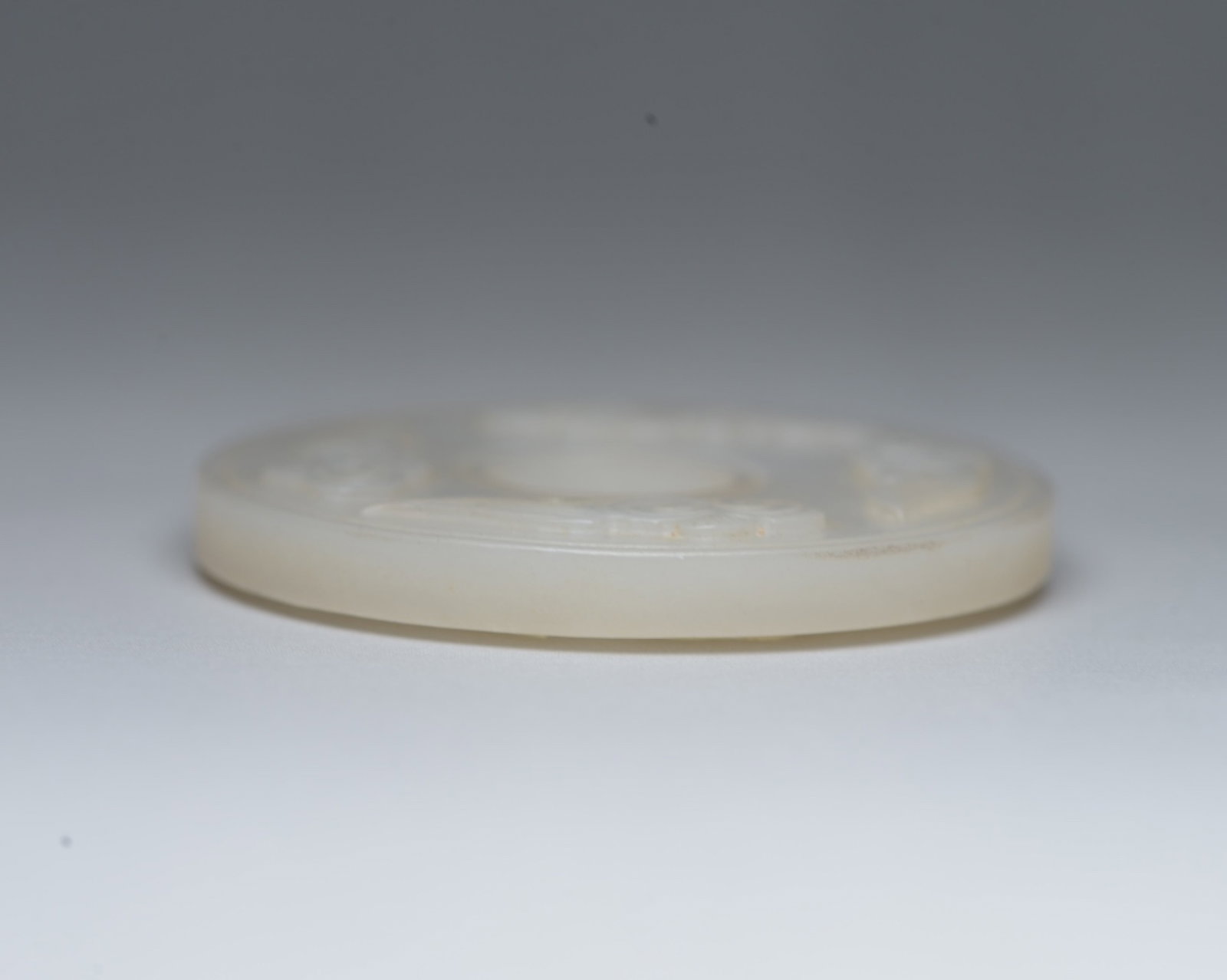 An Exquisite White Jade Auspicious Cloud Pattern Pendant - 4