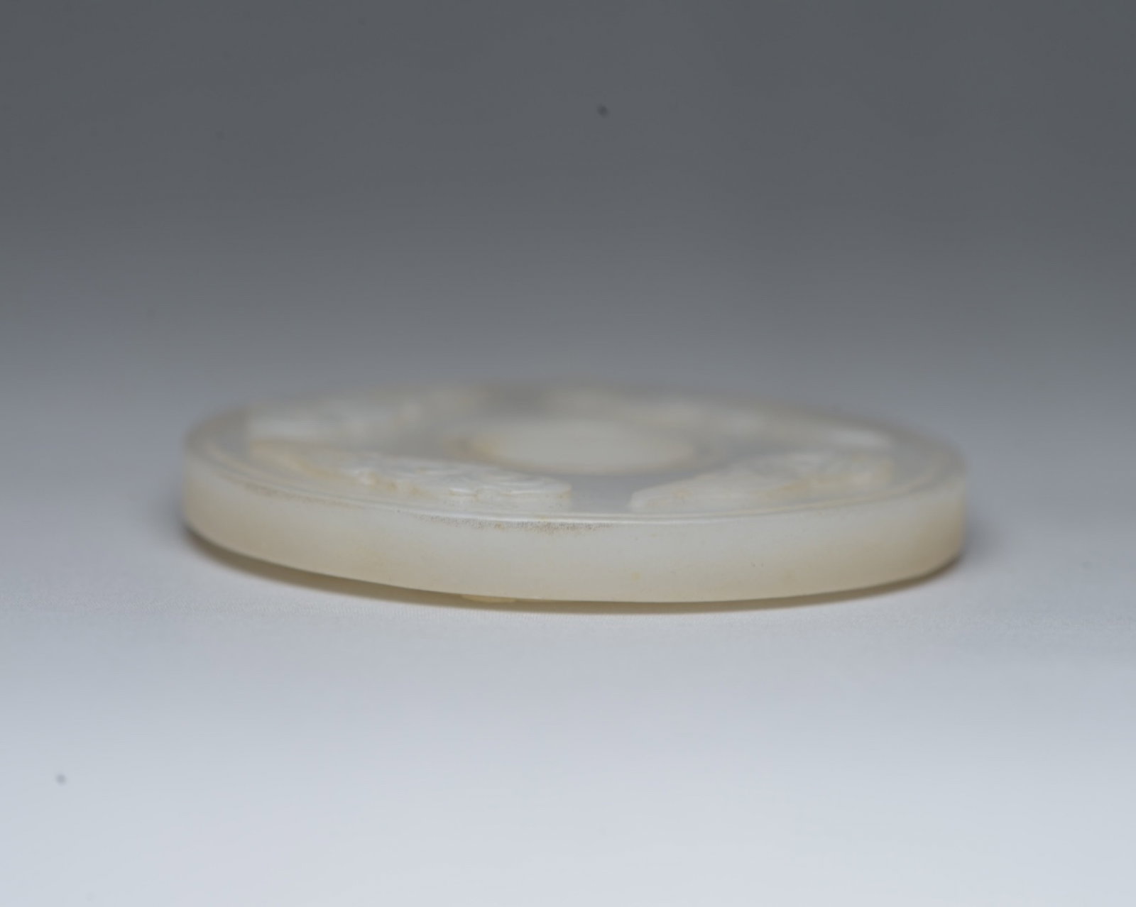 An Exquisite White Jade Auspicious Cloud Pattern Pendant - 5