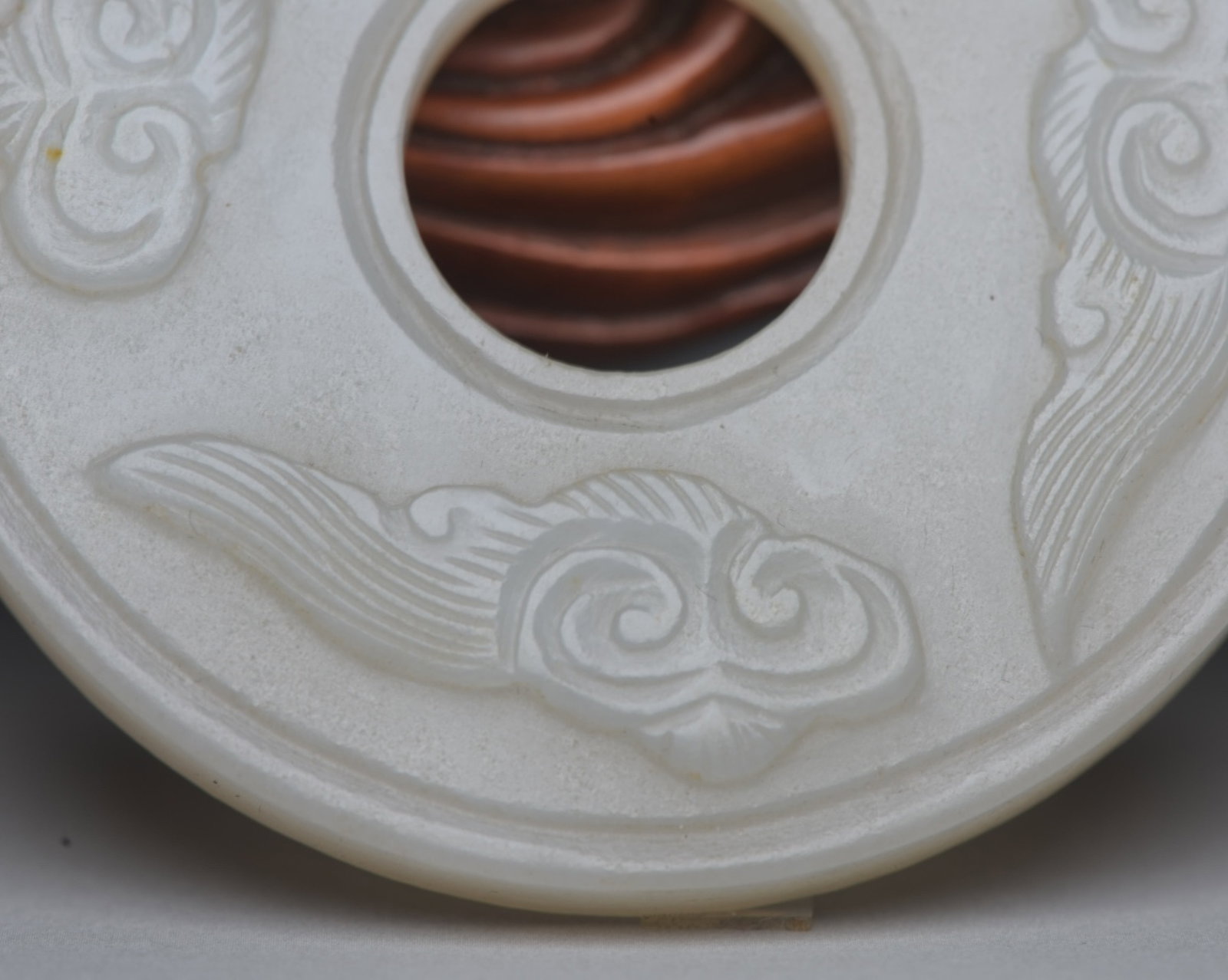 An Exquisite White Jade Auspicious Cloud Pattern Pendant - 7