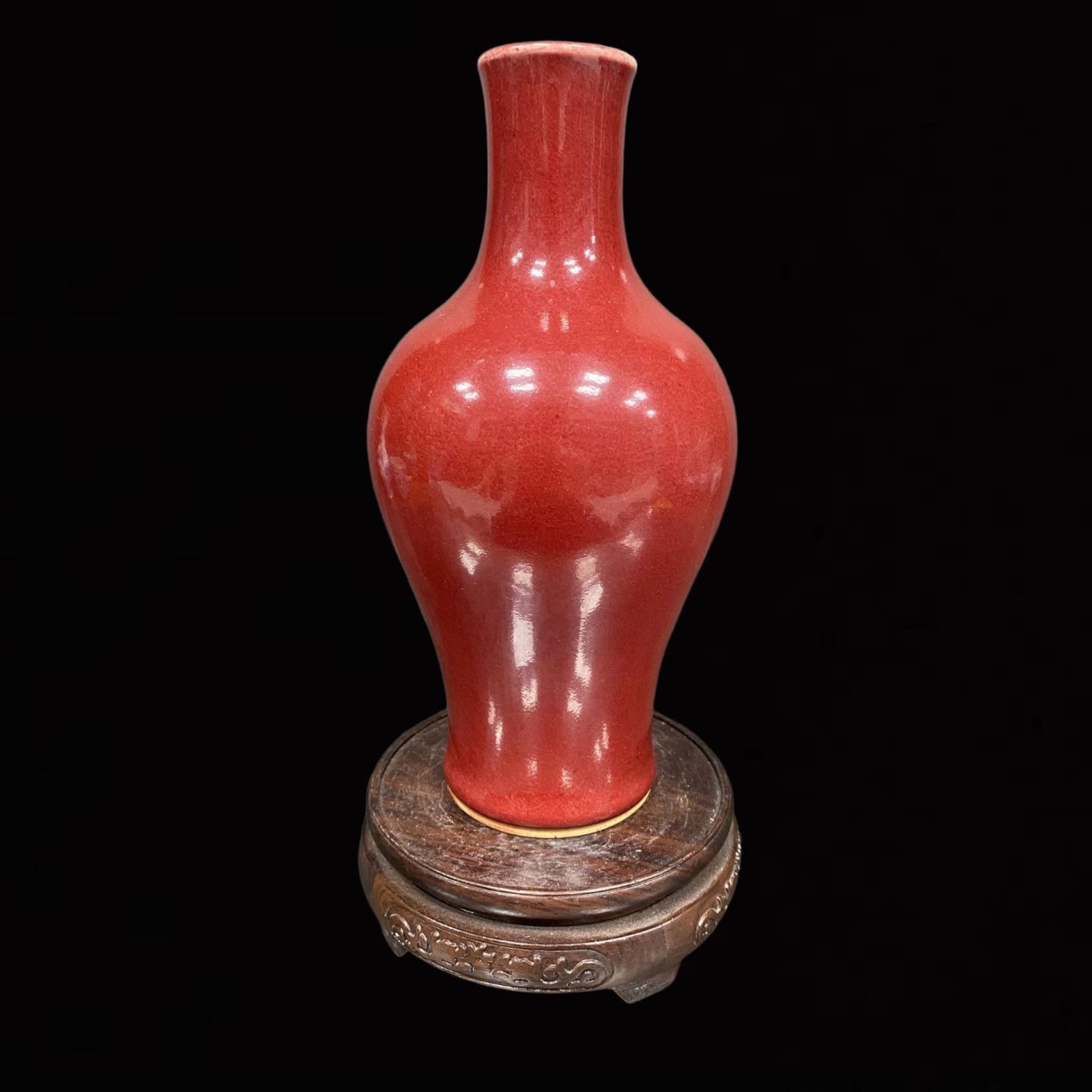 An Exquisite Peach Bloom Glazed Vase: An Exquisite Peach Bloom Glazed Vase,Qing Dynasty,China,Size:8.1inx1.5in 豇豆红瓶,中国清代