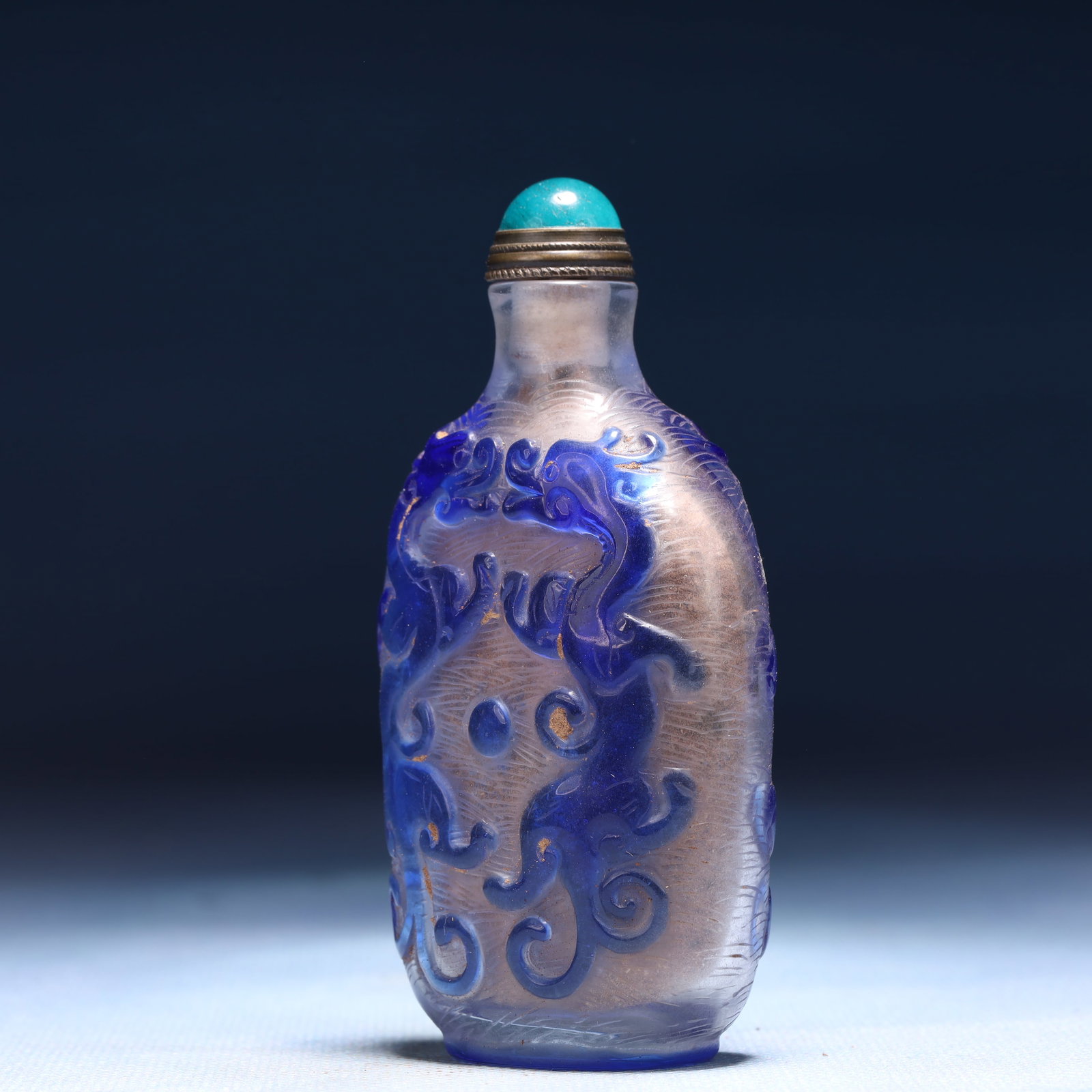 An Exquisite Glass Chi-Dragon Pattern Snuff Bottle - 2