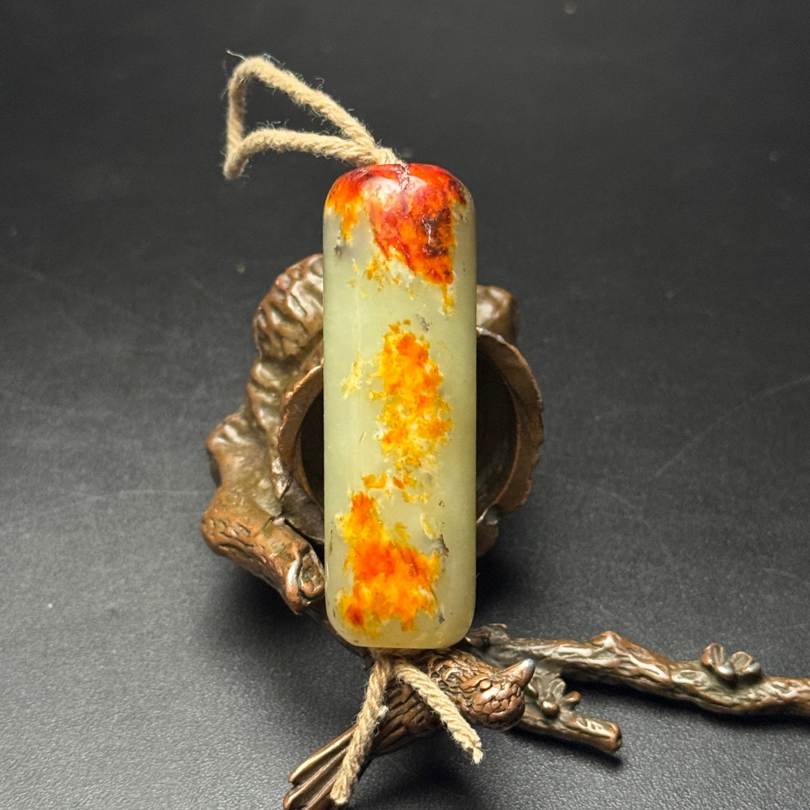 An Exquisite White Jade Pendant: An Exquisite White Jade Pendant,Qing Dynasty,China,Size:0.7inx2.4in,Weight:41g 白玉挂件,中国清代