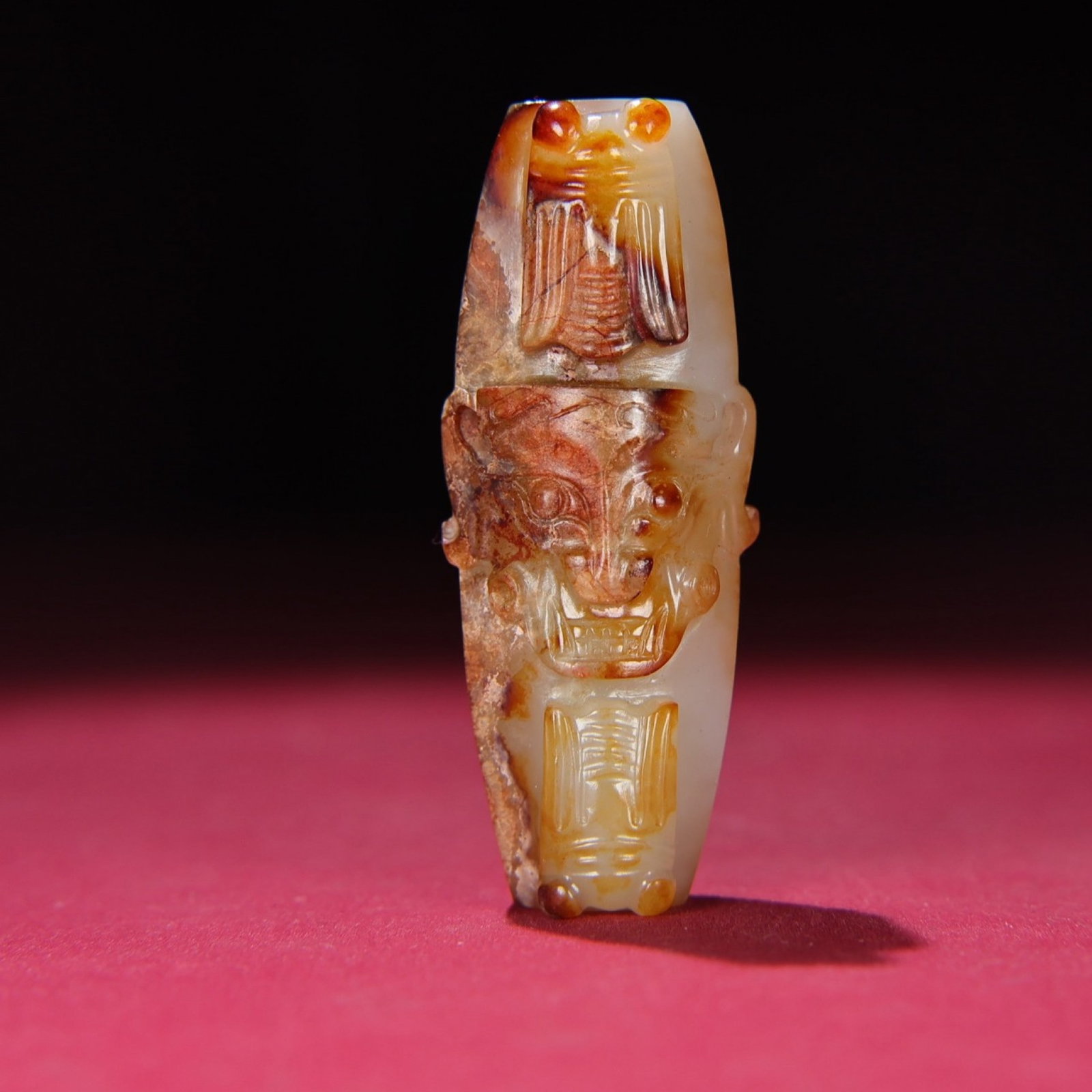 An Exquisite White Jade Dragon Pattern Pendant: An Exquisite White Jade Dragon Pattern Pendant,Qing Dynasty,China,Size:2.8inx1.1inx0.6in,Weight:57g 白玉龙纹挂件,中国清代