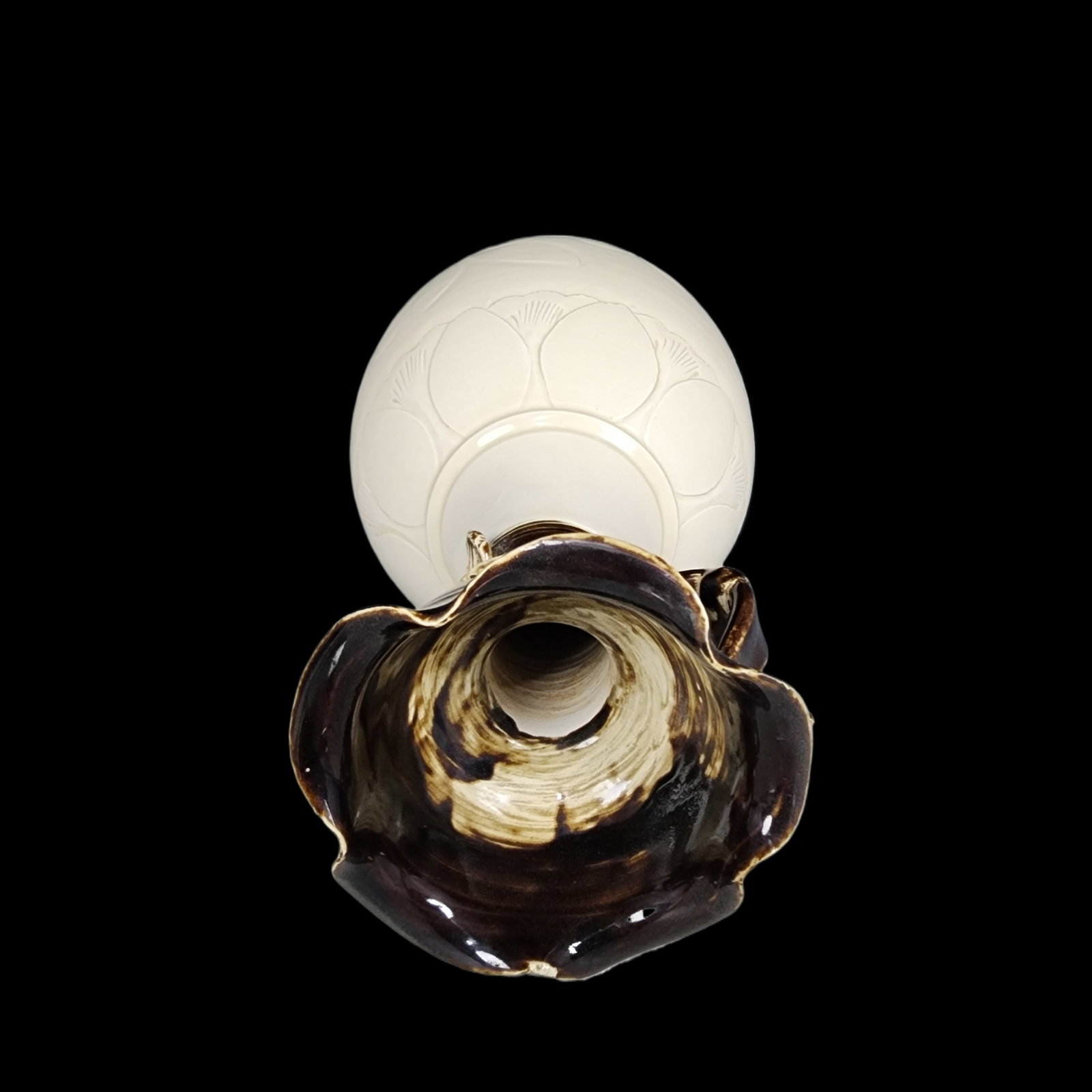 A Rare Ding yao Phoenix Pattern Vase - 4