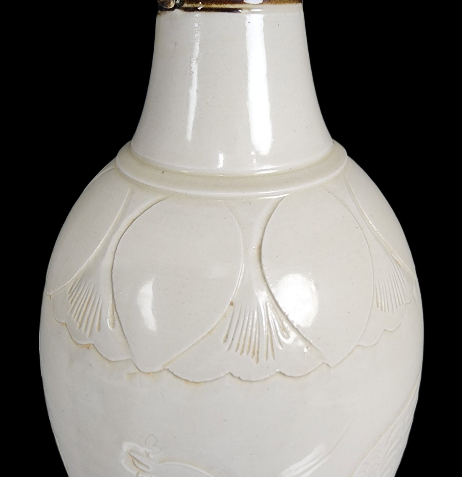 A Rare Ding yao Phoenix Pattern Vase - 6