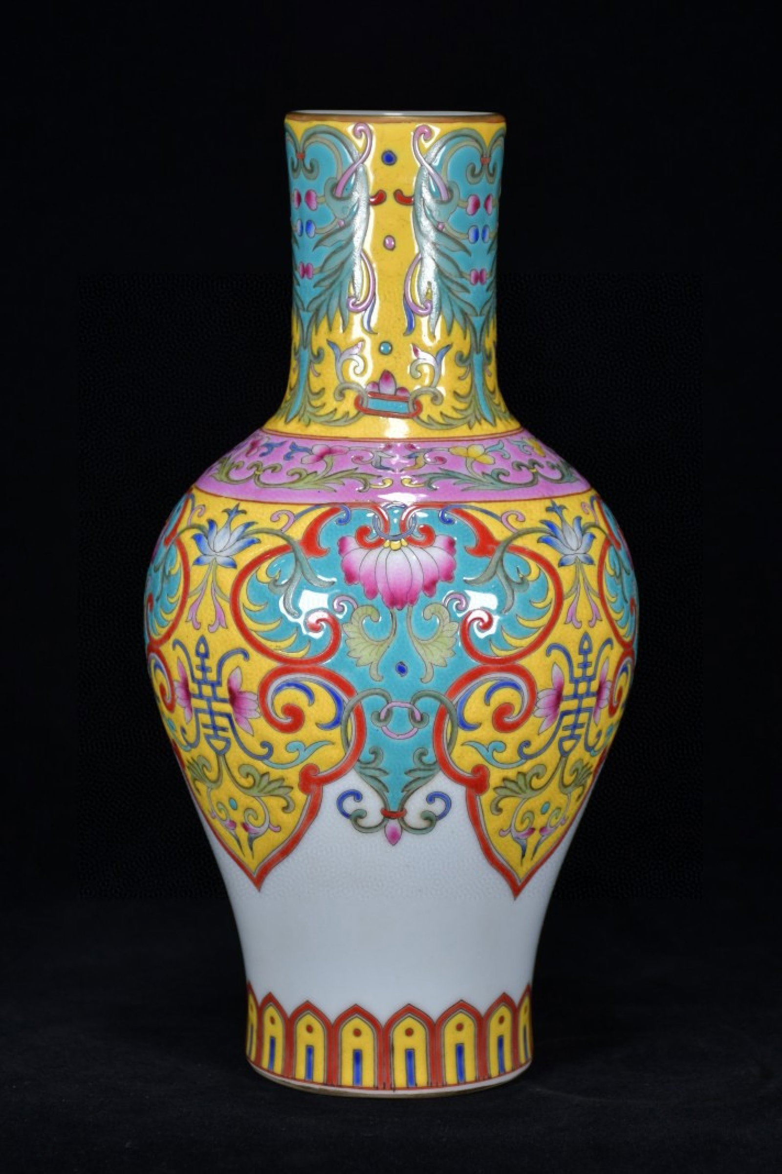 An Exquisite Enamel Painted Gold Shou-Character Pattern Vase: An Exquisite Enamel Painted Gold Shou-Character Pattern Vase,Qing Dynasty,China,Yongzheng Six-character Mark,Size:10.2inx5.9in 珐琅彩描金寿字纹瓶,