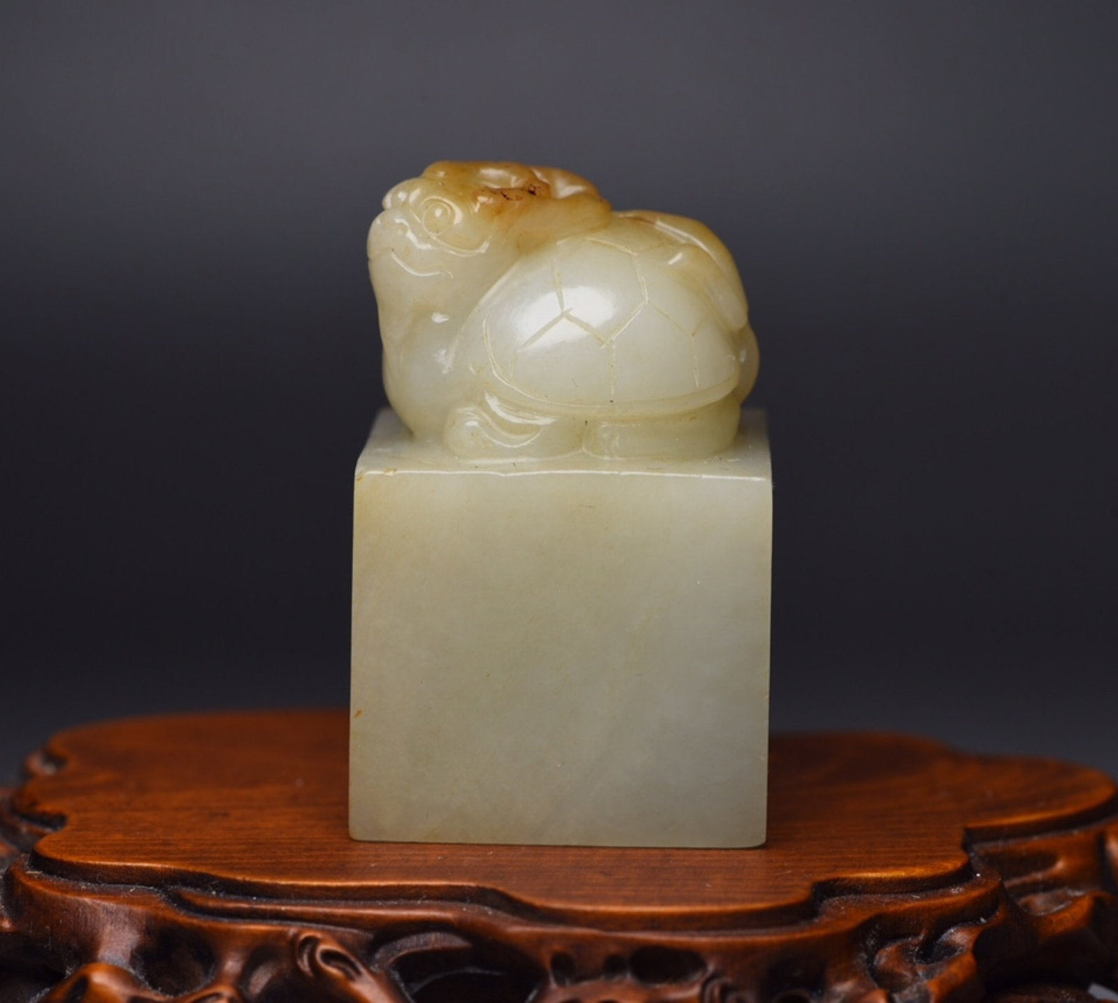 An Exquisite White Jade Beast Seal: An Exquisite White Jade Beast Seal,Qing Dynasty,China,Size:1.9inx1.2inx1in,Weight:81g 白玉兽印章,中国清代