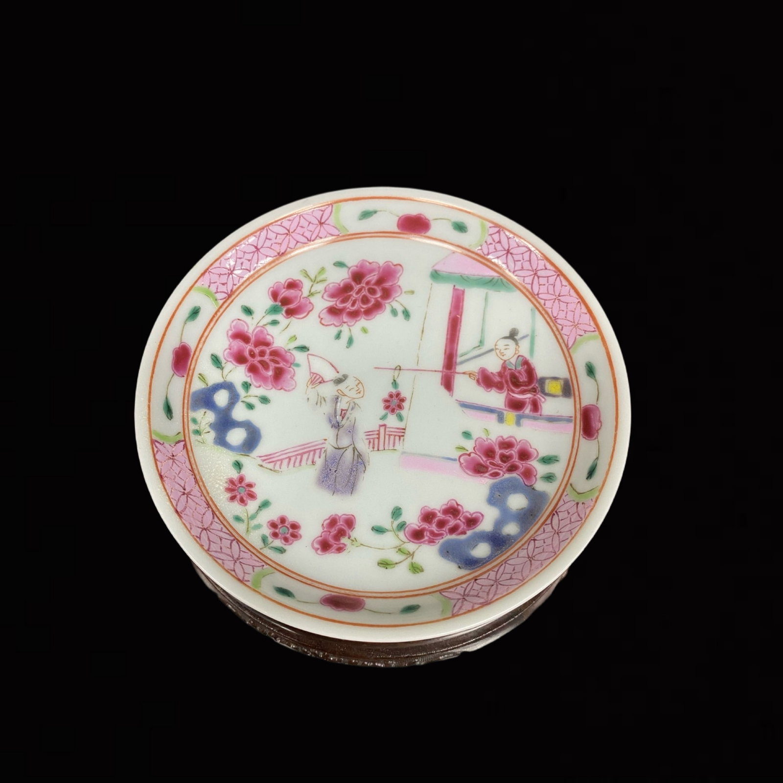 An Exquisite Famille-Rose Figure and Story Pattern Plate: An Exquisite Famille-Rose Figure and Story Pattern Plate,Qing Dynasty,China,Size:4.4inx0.6in 粉彩人物故事纹盘,中国清代