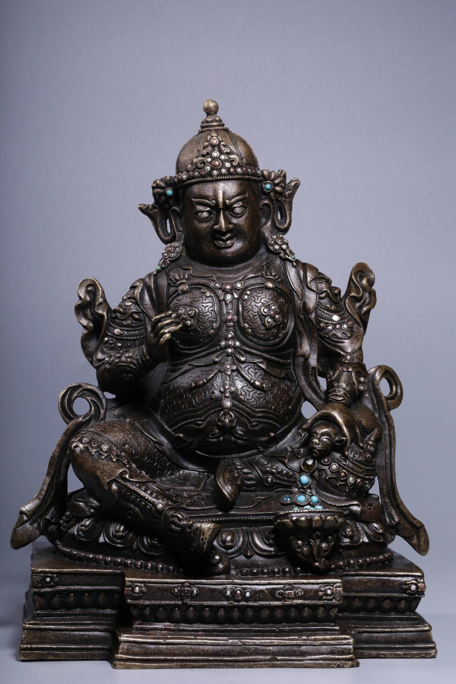 A Rare Alloy Copper Inlaid Silver Inlaid Turquoise Statue of Heavenly King: A Rare Alloy Copper Inlaid Silver Inlaid Turquoise Statue of Heavenly King,Qing Dynasty, China,Size:9.4inx6.7inx4.8in,Weight:3694g 合金铜错银嵌绿松ĳ