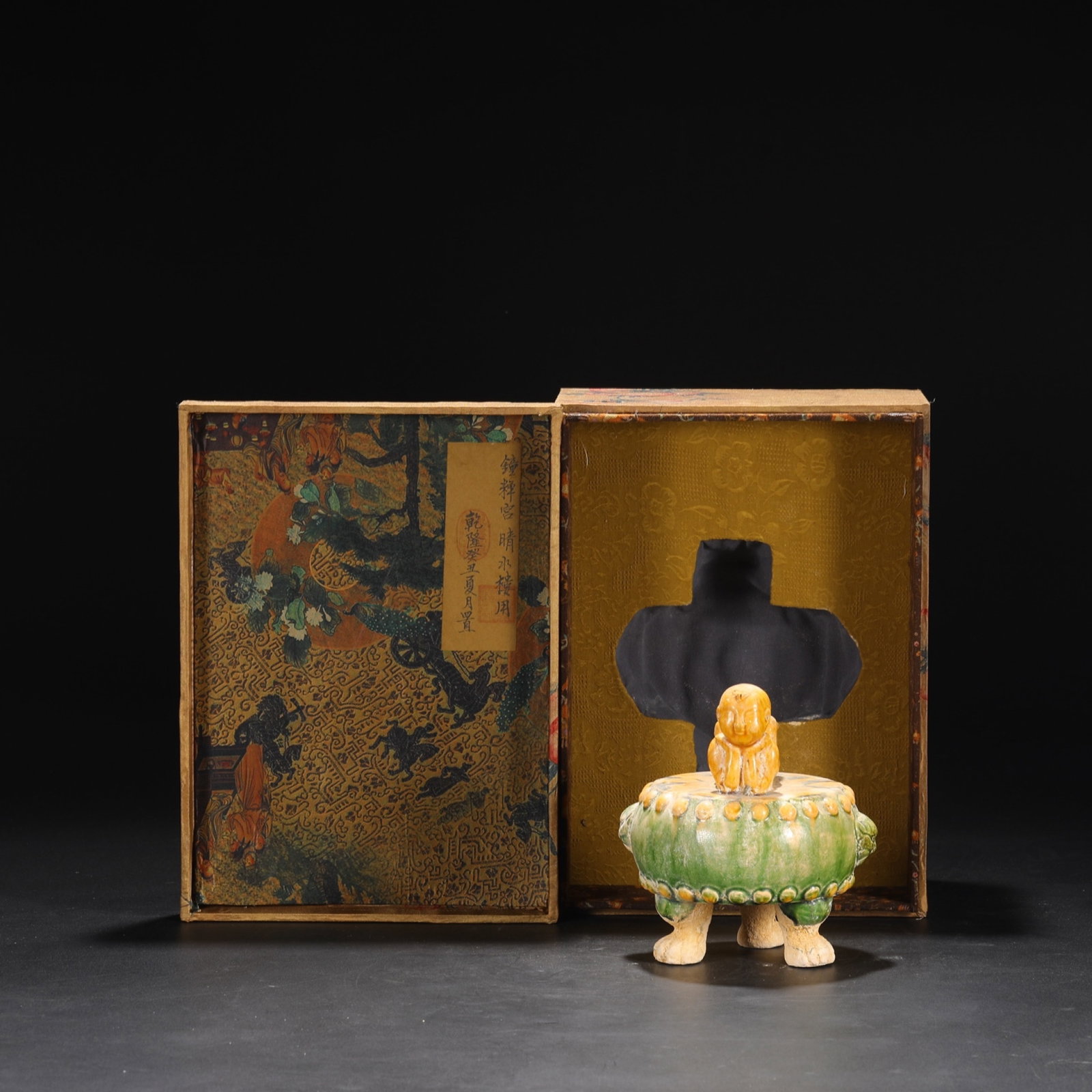 An Exquisite Gongxian yao Figure Tripod Ornament: An Exquisite Gongxian yao Figure Tripod Ornament,Tang Dynasty,China,Size:7.1inx6.3in 巩县窑人物三足摆件,中国唐代