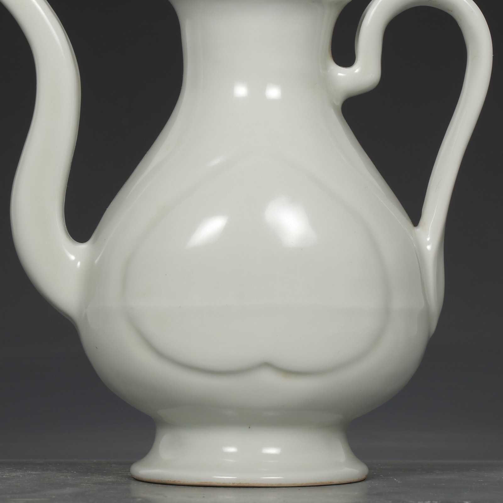 An Exquisite White Glazed Ewer - 4