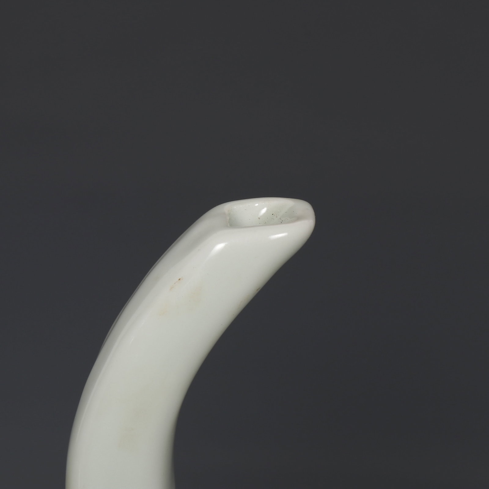 An Exquisite White Glazed Ewer - 7