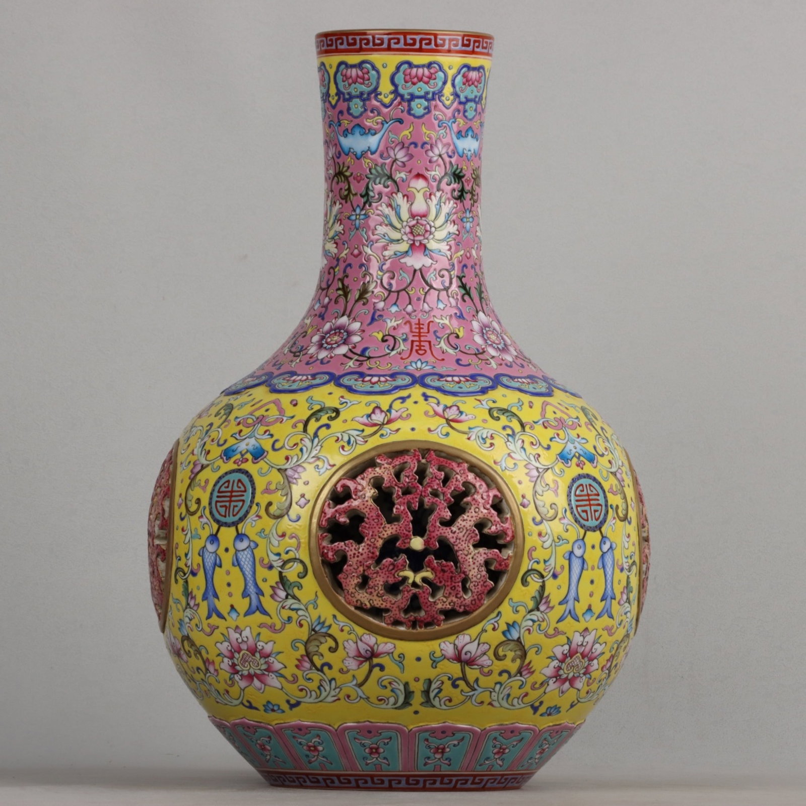 A Huge Enamel Gilt Lotus Pattern Hollow Vase: A Huge Enamel Gilt Lotus Pattern Hollow Vase,Qing Dynasty, China,Qianlong Four-character Mark,Size:15.9inx10.2in 珐琅彩鎏金缠枝莲纹镂空