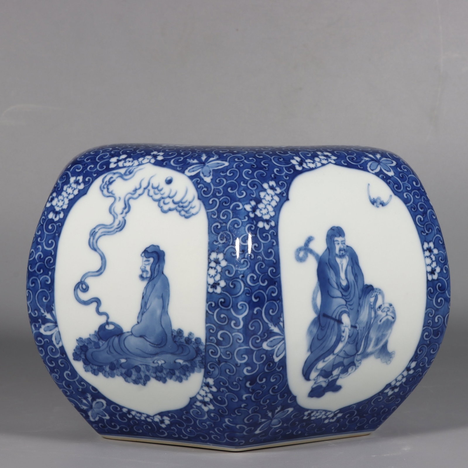 An Exquisite Blue and White Character and Story Pattern Stool: An Exquisite Blue and White Character and Story Pattern Stool,Qing Dynasty,China,Qianlong Six-character Mark,Size:5.8inx8.3in 青花人物故事纹凳子,&