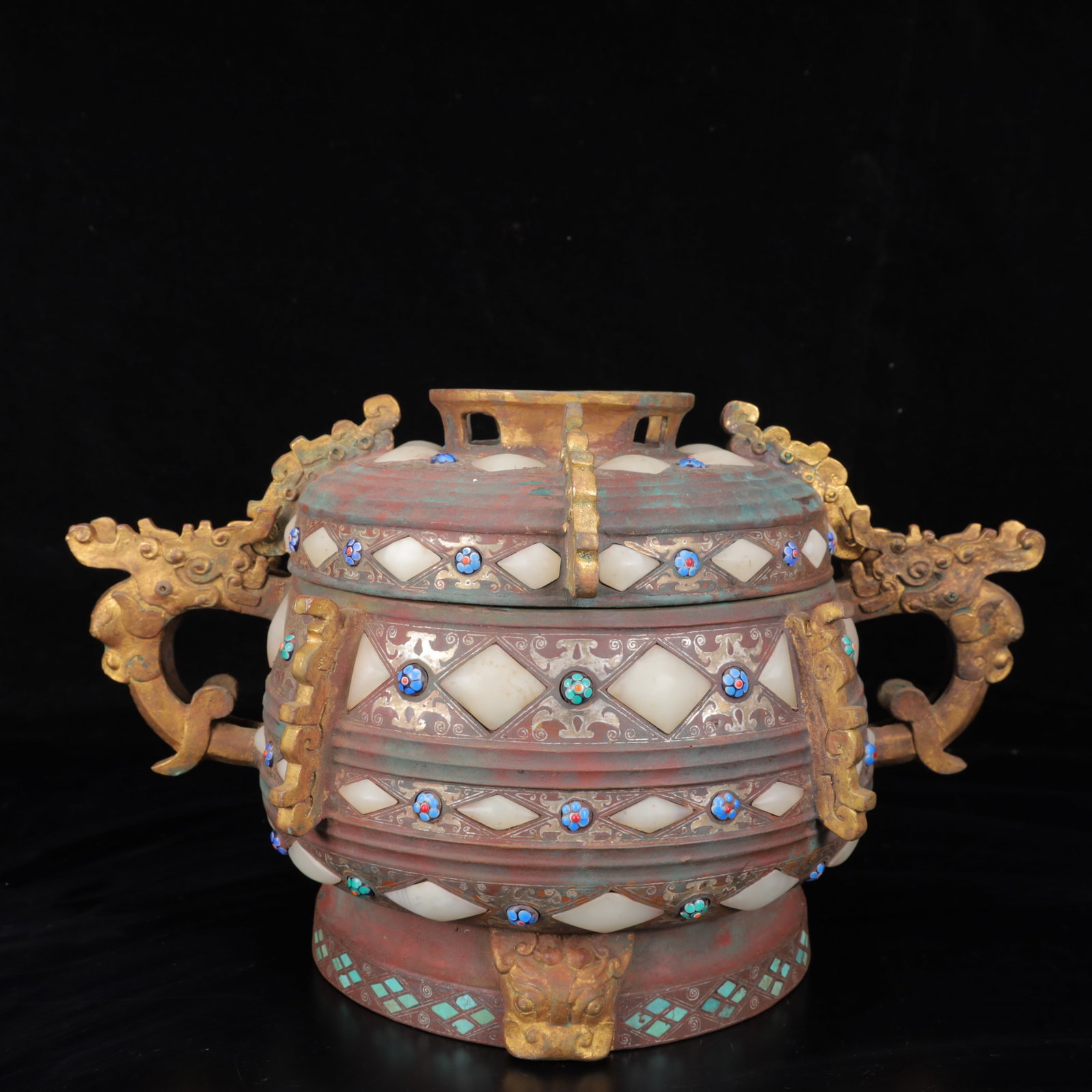 An Archaic Bronze Inlaid Gold and Silver Dragon Pattern Double-Ears Censer,Inlaid Gems: An Archaic Bronze Inlaid Gold and Silver Dragon Pattern Double-Ears Censer,Inlaid Gems,The Warring States period in China,Size:14.2inx8.3inx8.7in,Weight:5100g 铜错金银龙&