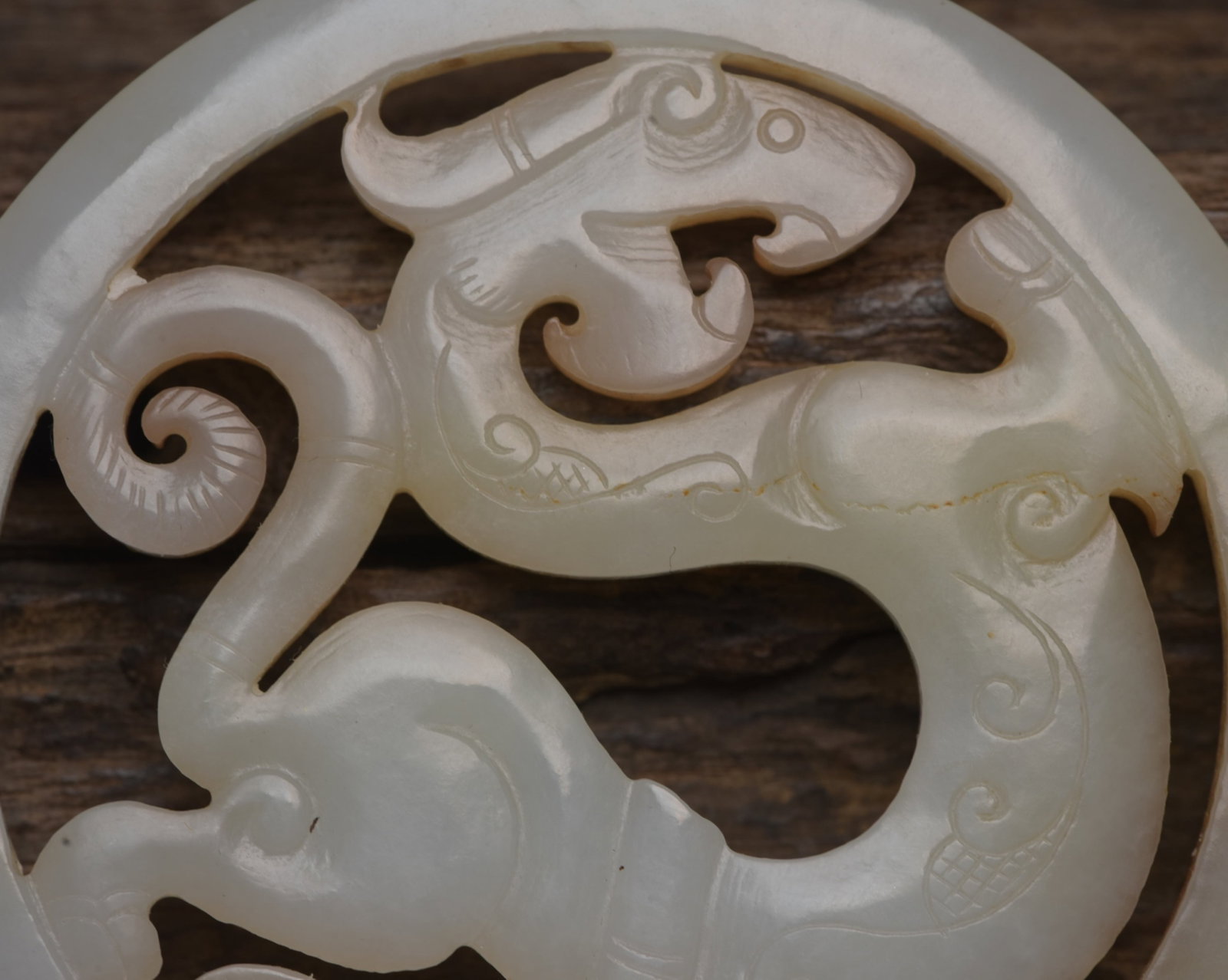 An Exquisite White Jade Dragon Pattern Pendant - 5