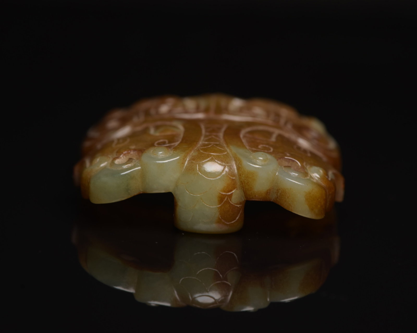 An Exquisite White Jade Auspicious Cloud Pattern Buckle - 3