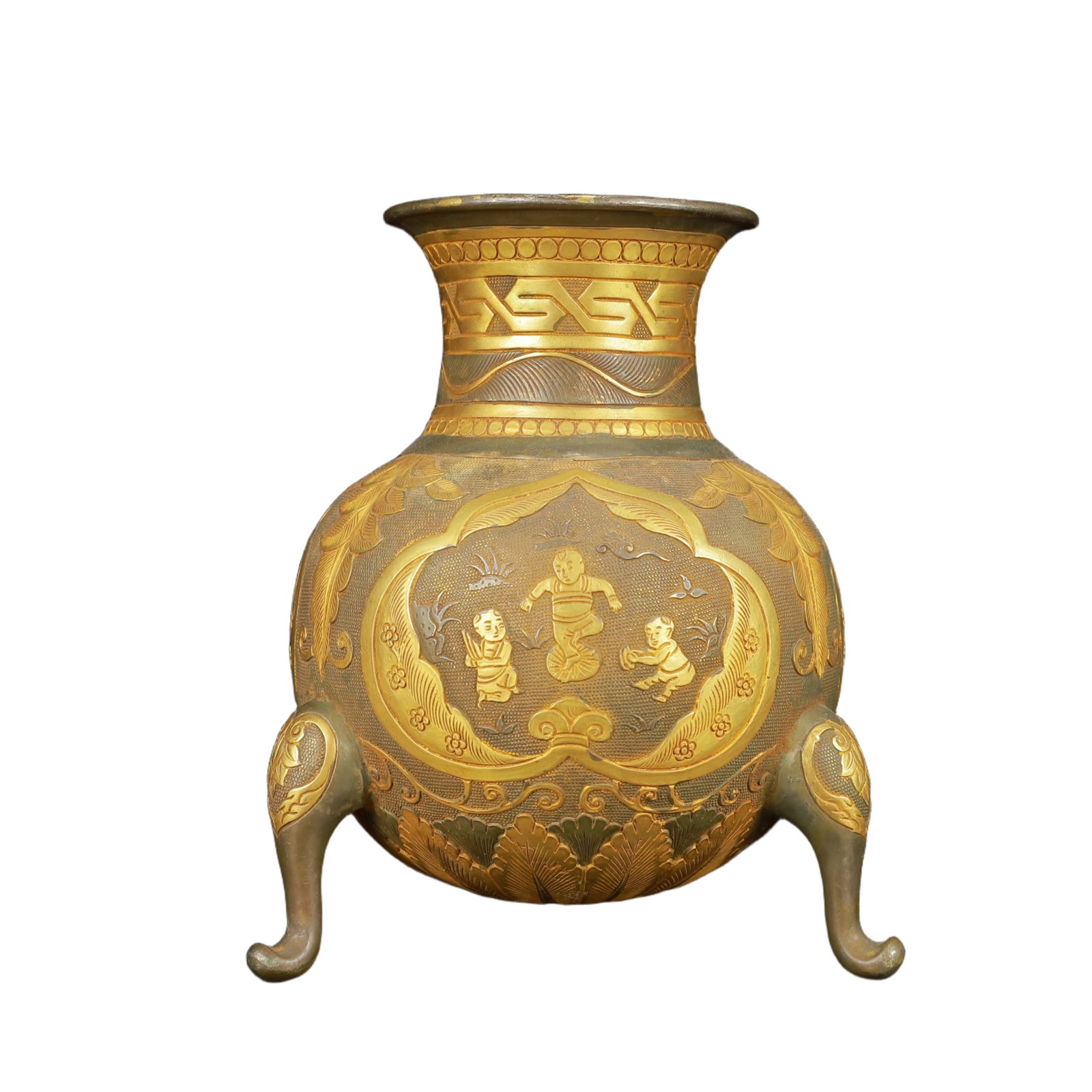 An Exquisite Gilt Silver Figure and Story Pattern Tripod Censer: An Exquisite Gilt Silver Figure and Story Pattern Tripod Censer,Tang Dynasty,China,Zhenguan Four-Character Mark,Size:4.7inx5.7in,Weight:650g 银鎏金人物故事