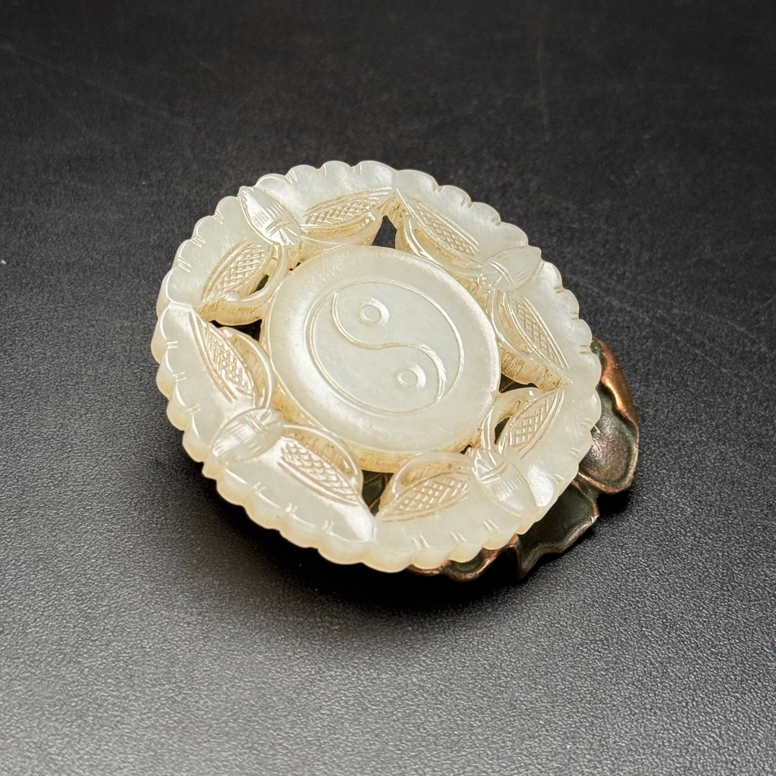An Exquisite White Jade Trigram Pattern Pendant - 2