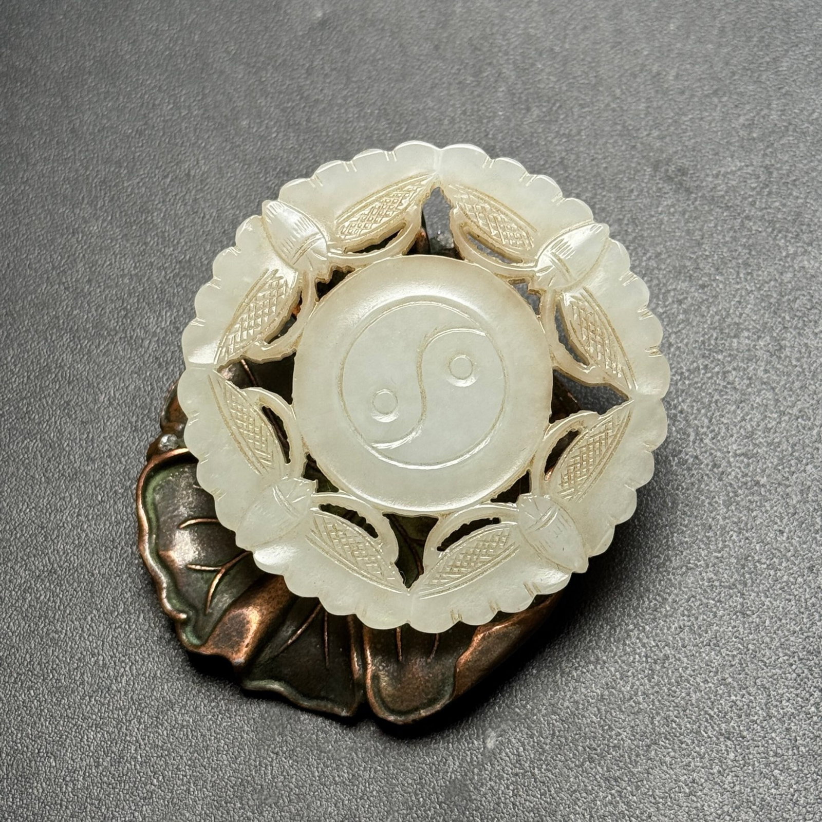 An Exquisite White Jade Trigram Pattern Pendant - 4
