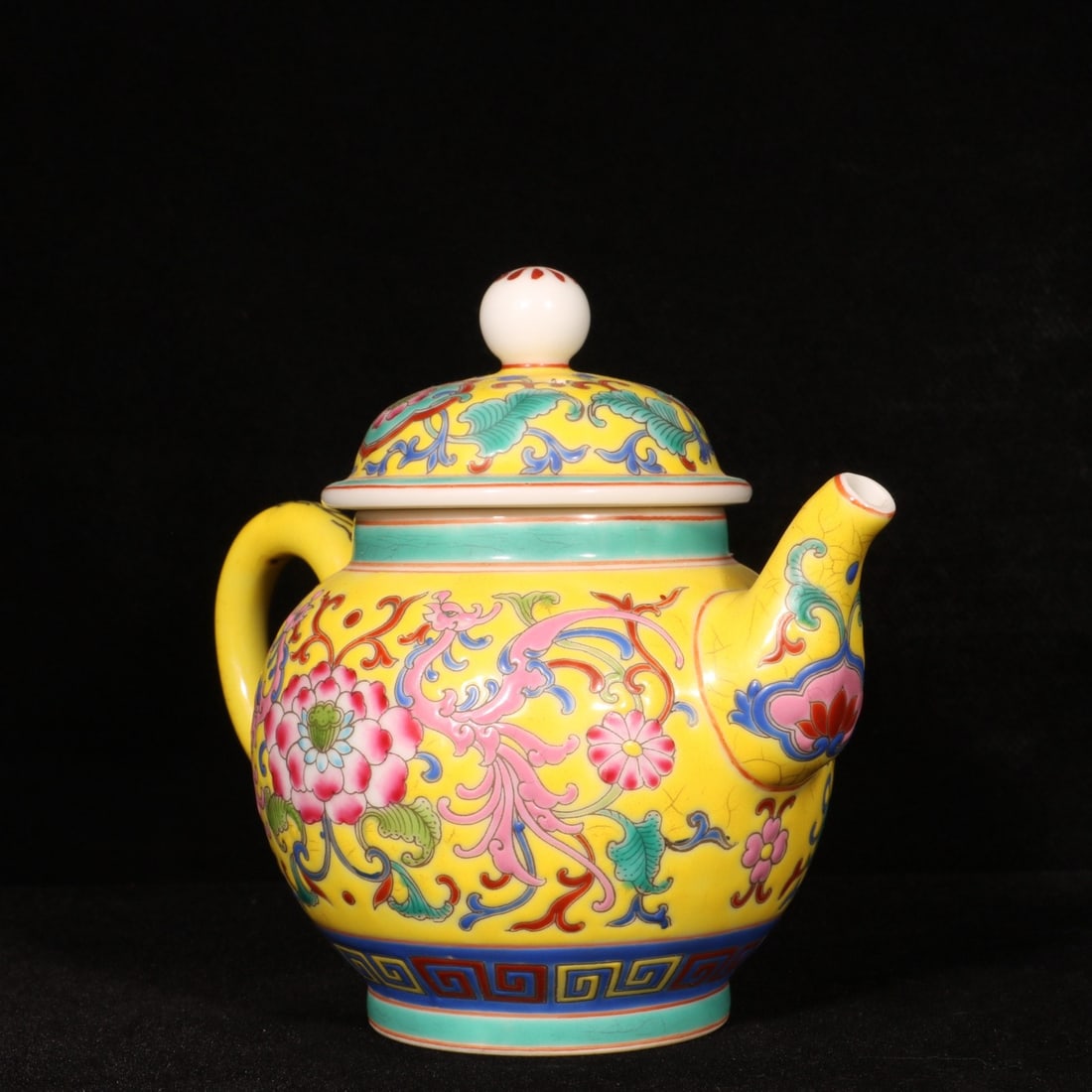 An Exquisite Enamel Flower and Phoenix Pattern Teapot: An Exquisite Enamel Flower and Phoenix Pattern Teapot,Qing Dynasty,China,Yongzheng Four-character Mark,Size:5.1inx5.9in 珐琅彩花卉凤纹茶壶,中