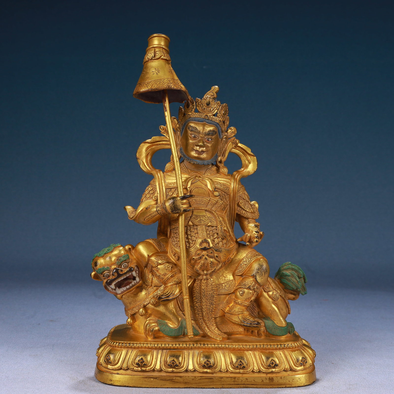 A Solemn Gilt Bronze Statue of Heavenly King: A Solemn Gilt Bronze Statue of Heavenly King,Qing Dynasty, China,Size:6.7inx3.1inx10.2in,Weight:2900g 铜鎏金天王像,中国清代