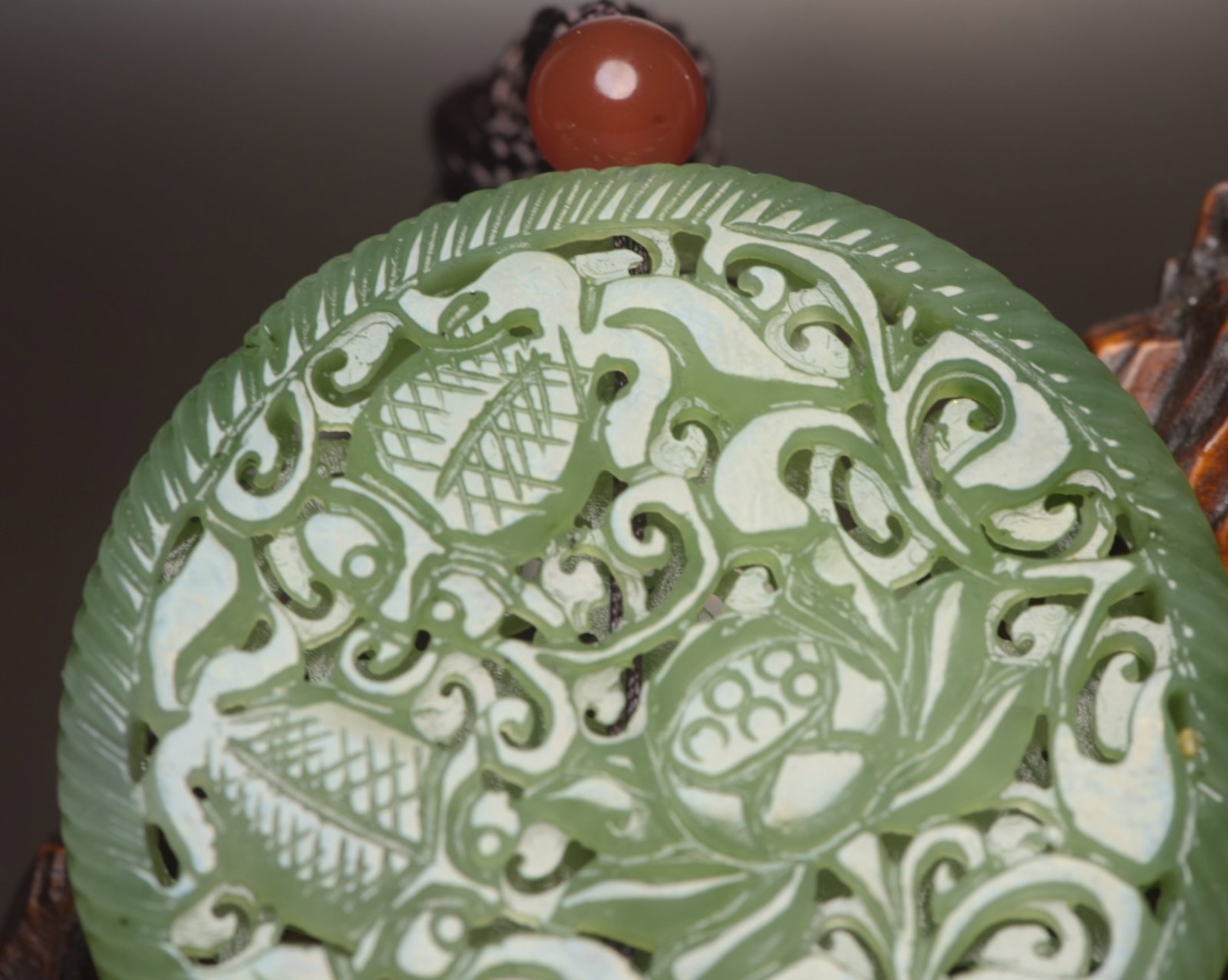 An Exquisite Jasper Flower Pattern Pendant - 6