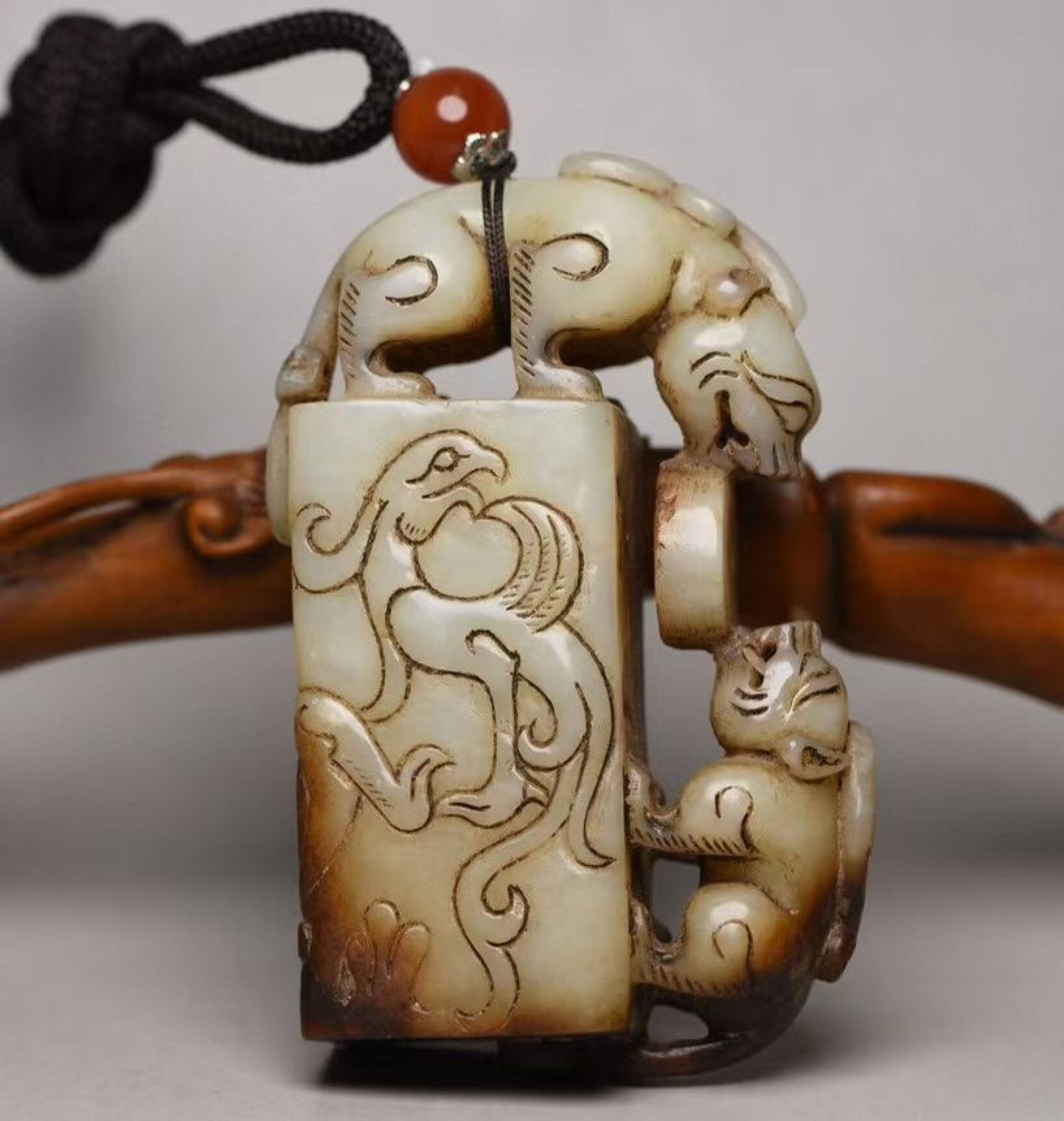 An Exquisite White Jade Beast Pattern Seal - 2