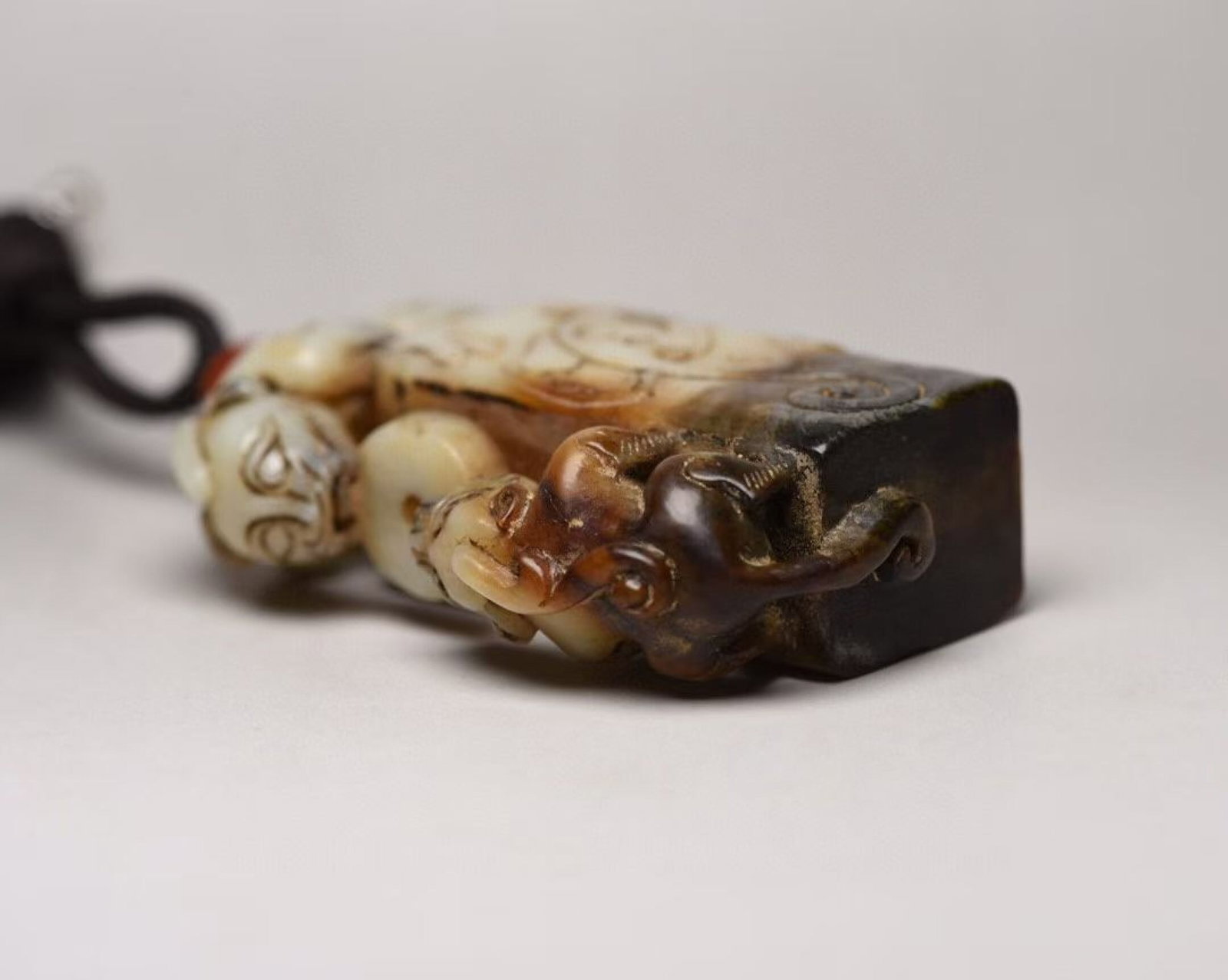 An Exquisite White Jade Beast Pattern Seal - 4