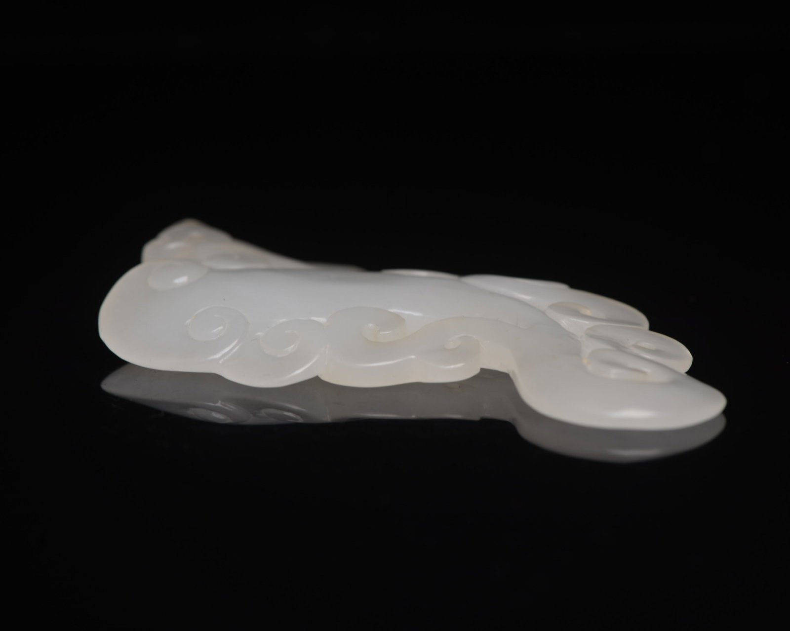An Exquisite White Jade Auspicious Cloud Pattern Pendant - 4