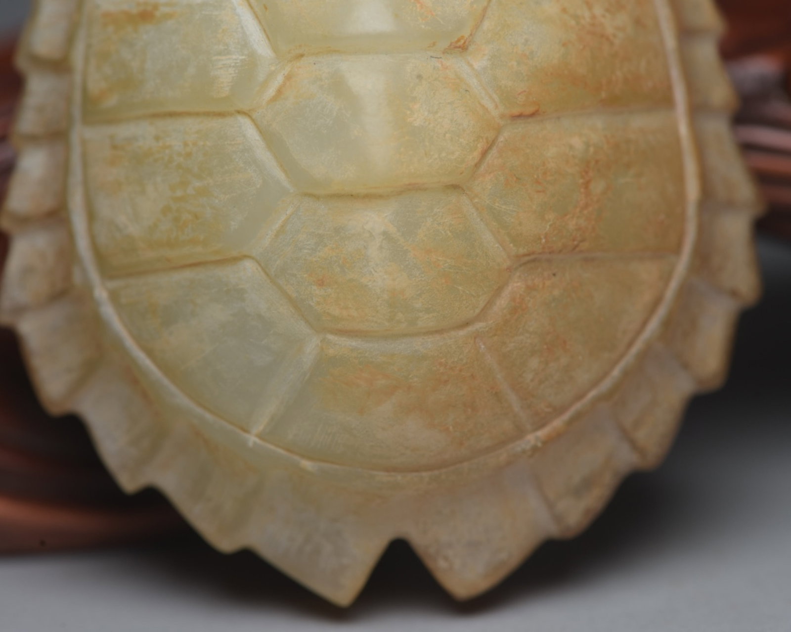 An Exquisite White Jade Turtle Shell Ornament - 8