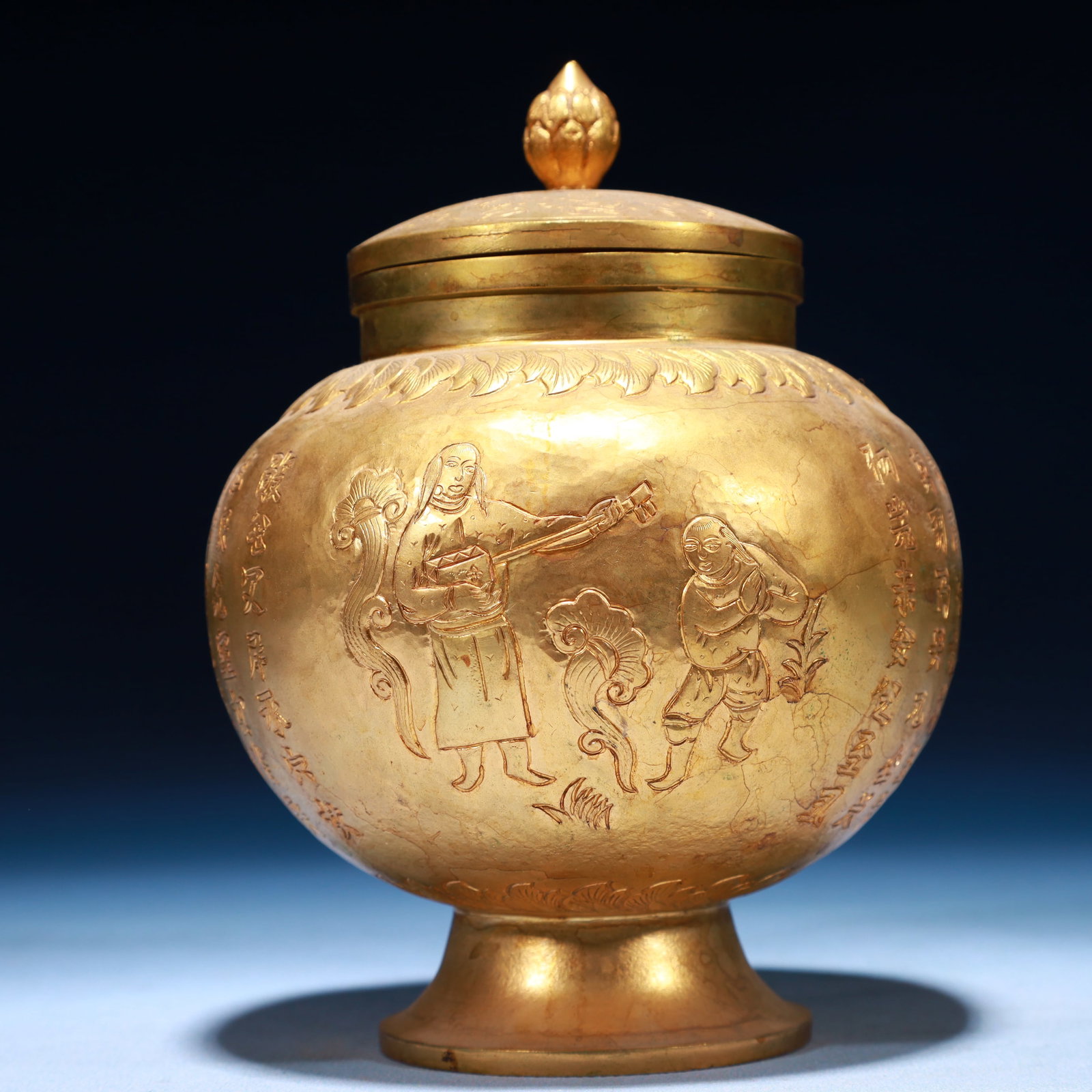 An Exquisite Gilt Bronze Character and Story Pattern Jar with Cover,With Scriptures: An Exquisite Gilt Bronze Character and Story Pattern Jar with Cover,With Scriptures,Qing Dynasty,China,Size:5.1inx6.7inx5.1in,Weight:650g 铜鎏金人物故事ಬ