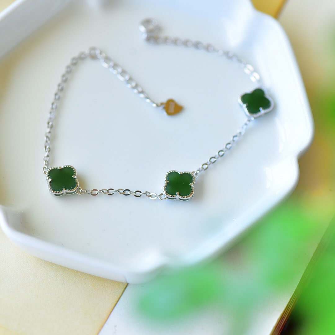 An Exquisite Sterling Silver Inlaid Jasper Bracelet (1 of 5)
