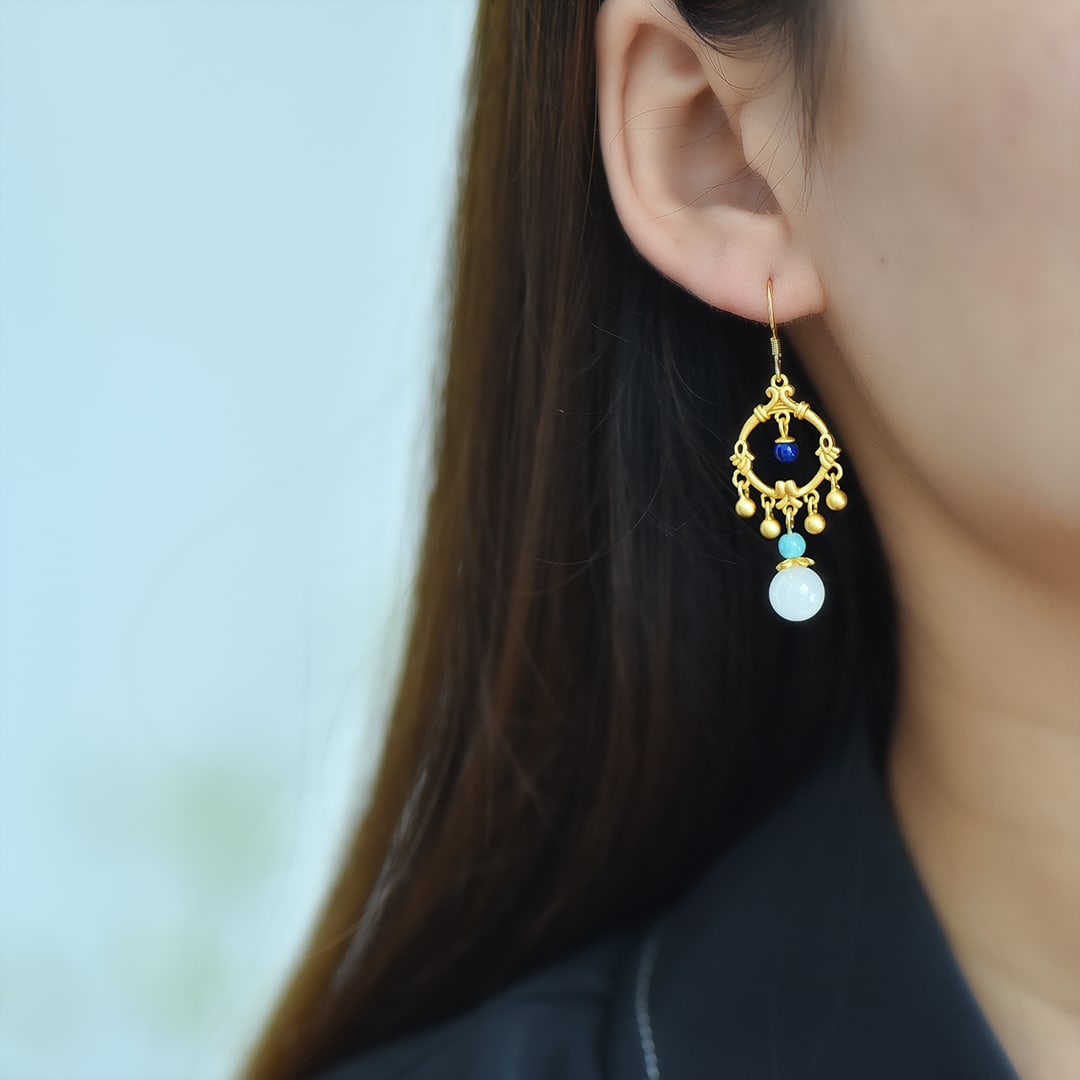 A Pair of Exquisite Sterling Silver-Gold Plated Inlaid White Jade Earrings: A Pair of Exquisite Sterling Silver-Gold Plated Inlaid White Jade Earrings,Size:0.3inx0.3in 一对纯银镀金镶白玉耳环