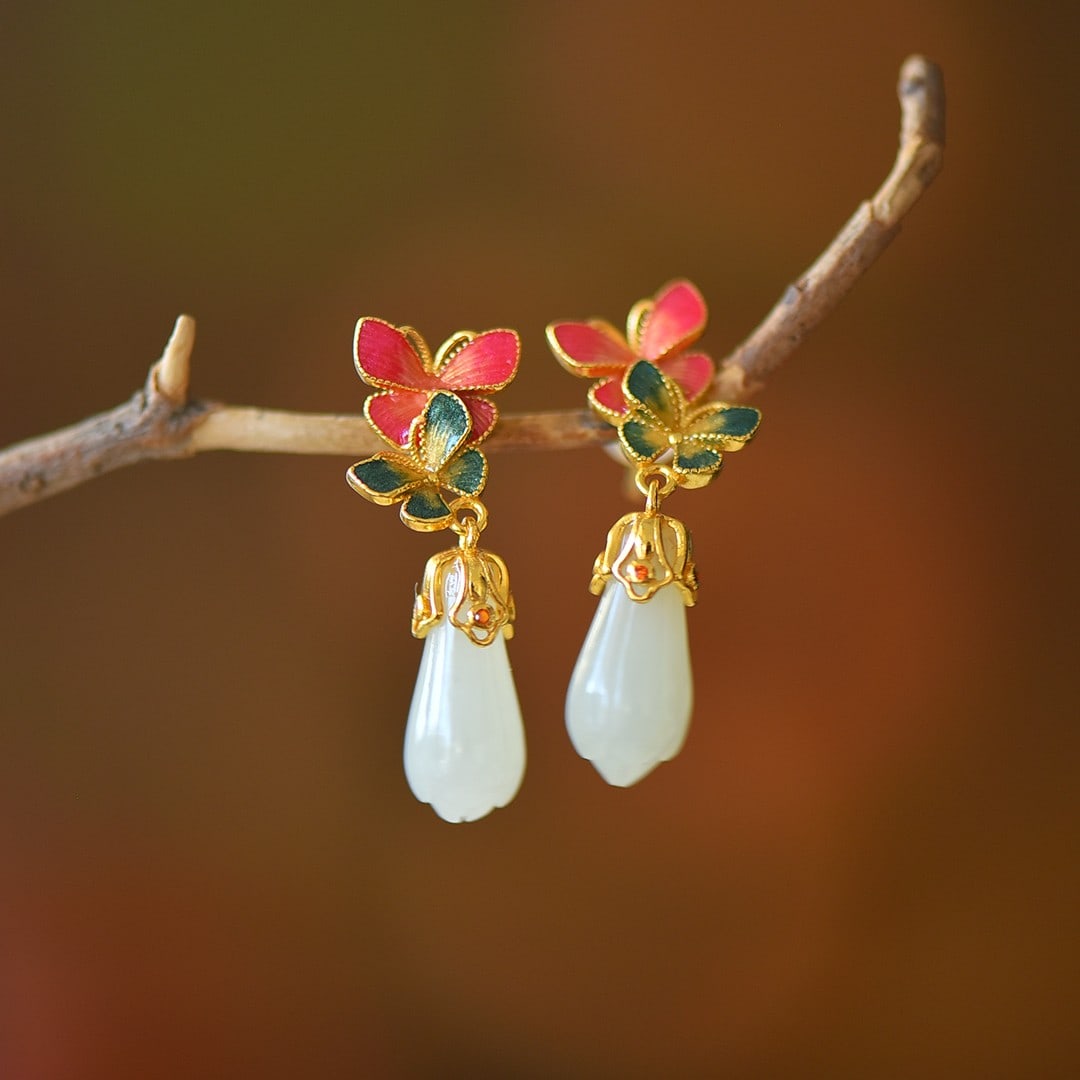 A Pair of Exquisite Sterling Silver-Gold Plated Inlaid White Jade Enamel Earrings: A Pair of Exquisite Sterling Silver-Gold Plated Inlaid White Jade Enamel Earrings,Size:0.3inx0.6in