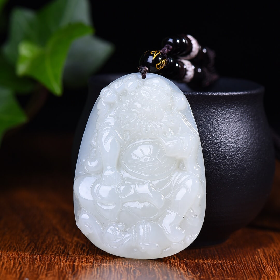 An Exquisite White Jade Figure Pattern Pendant: An Exquisite White Jade Figure Pattern Pendant,Size:1.5inx2.1in (寓意)招财.纳福.辟邪.免灾,保平安