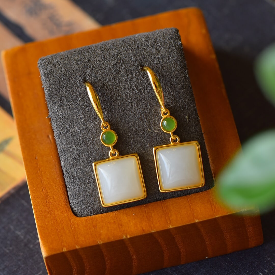 A Pair of Exquisite Sterling Silver-Gold Plated Inlaid White Jade Earrings,Inlaid Jasper: A Pair of Exquisite Sterling Silver-Gold Plated Inlaid White Jade Earrings,Inlaid Jasper,Size:0.5inx1.3in