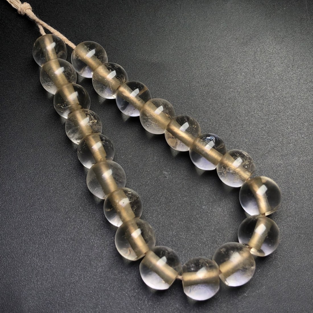 An Exquisite Citrine Bracelet: An Exquisite Citrine Bracelet,Size:0.4in*20 水晶手串