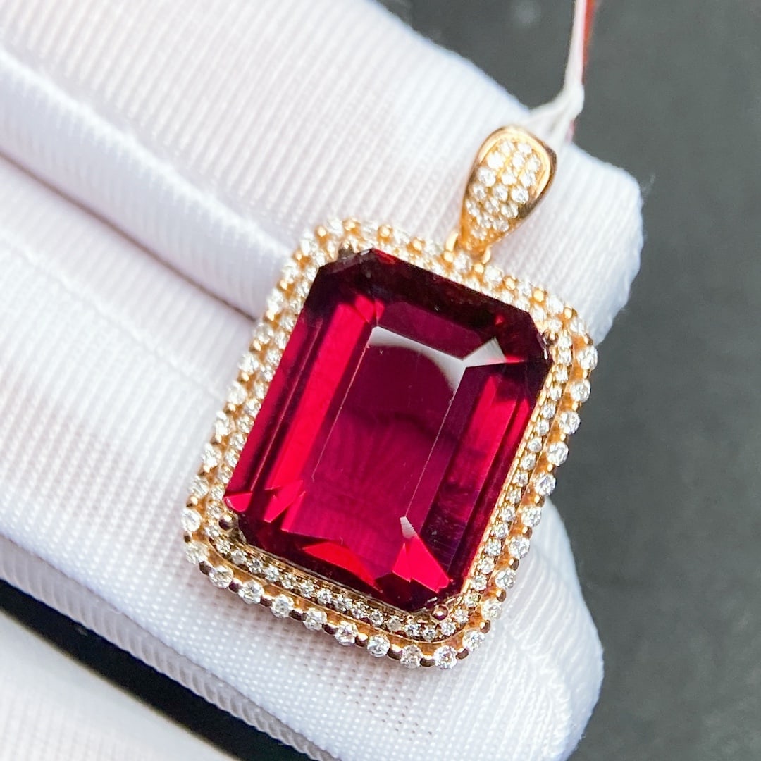 13.52Ctw Natural Tourmaline Necklace: 13.52Ctw Natural Tourmaline Necklace,Size:0.6inx0.5in 13.52Ctw天然碧玺项链