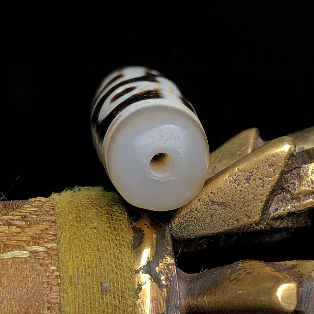An Exquisite Dzi Bead Pendant - 8