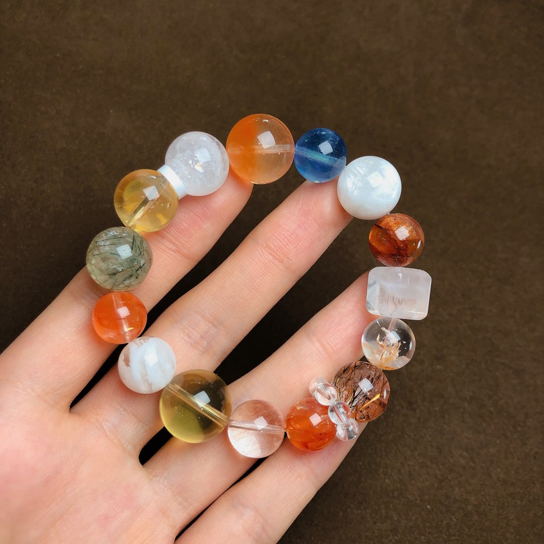 An Exquisite Crystal Bracelets: An Exquisite Crystal Bracelets,Size:0.4in,0.6in,Weight:42g 水晶手串