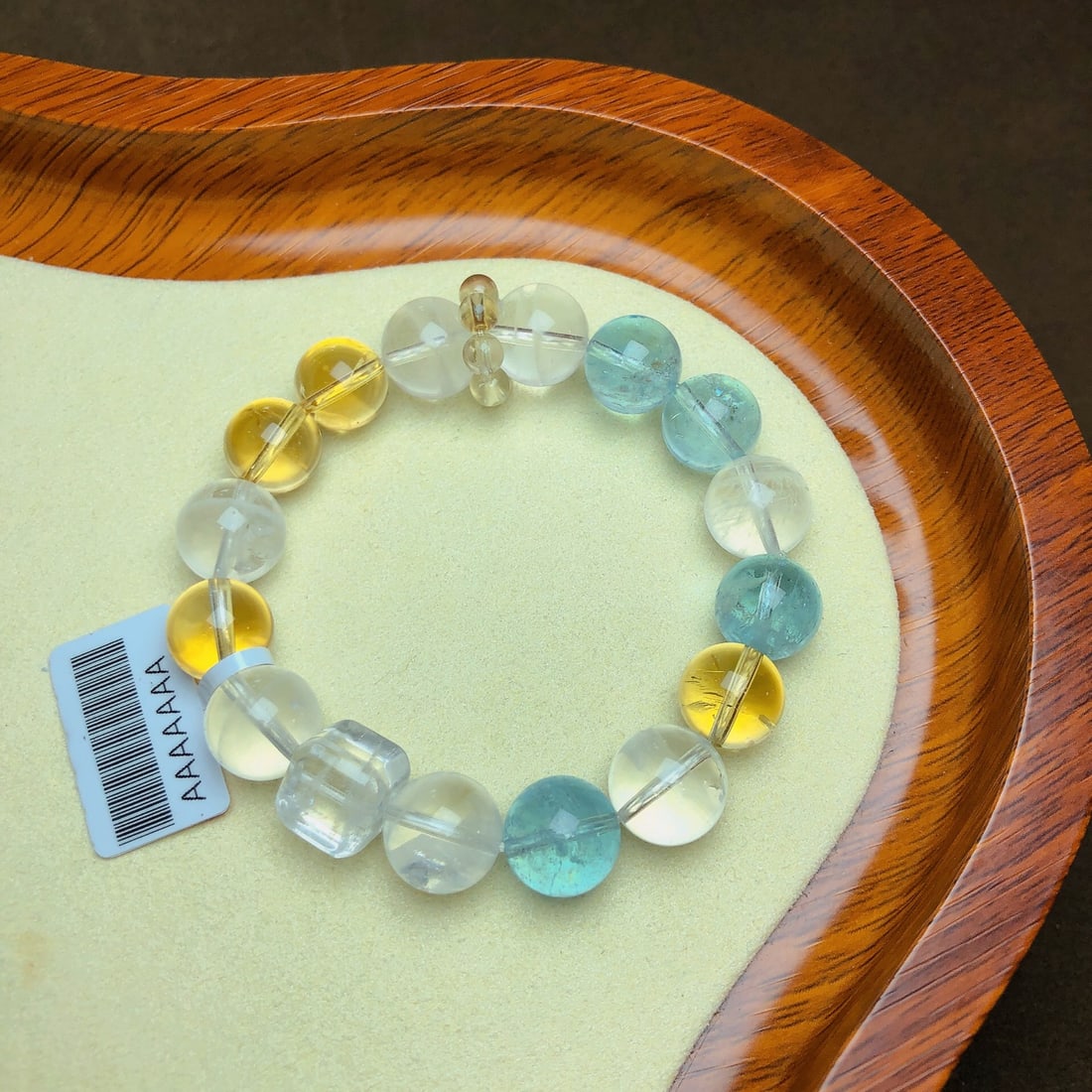 An Exquisite Crystal Bracelet: An Exquisite Crystal Bracelet,Size:0.4in,0.5in,Weight:37.2g 水晶手串