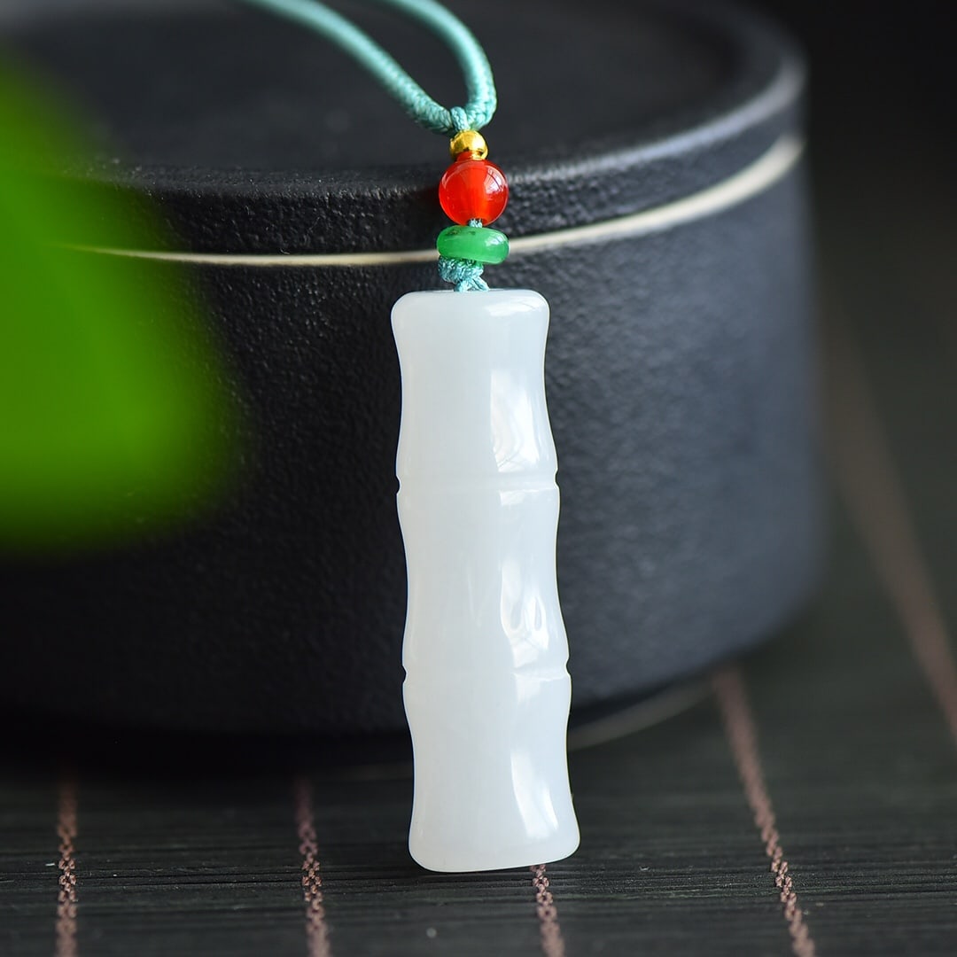 An Exquisite White Jade Pendant: An Exquisite White Jade Pendant 白玉挂件