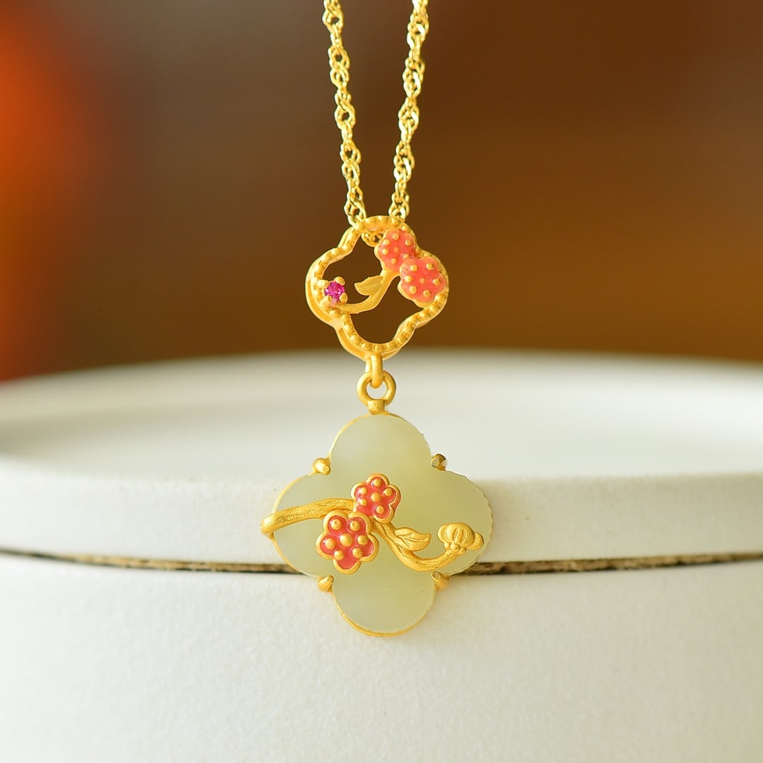 An Exquisite Sterling Silver-Gold Plated Inlaid White Jade Enamel Pendant: An Exquisite Sterling Silver-Gold Plated Inlaid White Jade Enamel Pendant,Size:0.5inx0.5in 纯银镀金镶白玉珐琅吊坠