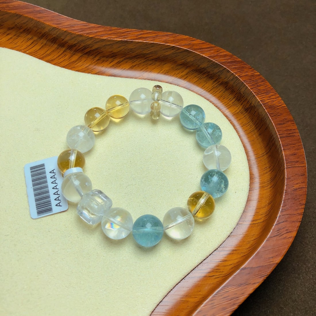 An Exquisite Crystal Bracelet: An Exquisite Crystal Bracelet,Size:0.4in,0.5in,Weight:37.2g 水晶手串
