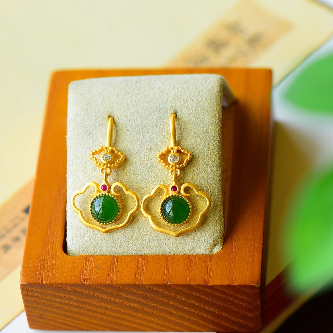 A Pair of Exquisite Sterling Silver-Gold Plated Inlaid Jasper Earrings: A Pair of Exquisite Sterling Silver-Gold Plated Inlaid Jasper Earrings,Size:0.6inx1.2in 一对纯银镀金镶碧玉耳环