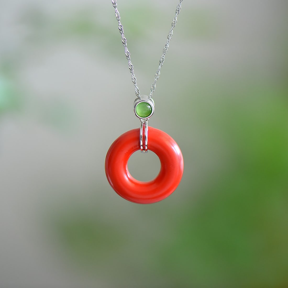 An Exquisite Sterling Silver Inlaid Cinnabar Pendant: An Exquisite Sterling Silver Inlaid Cinnabar Pendant,Size:1inx1in 寓意:平平安安,圆圆满满