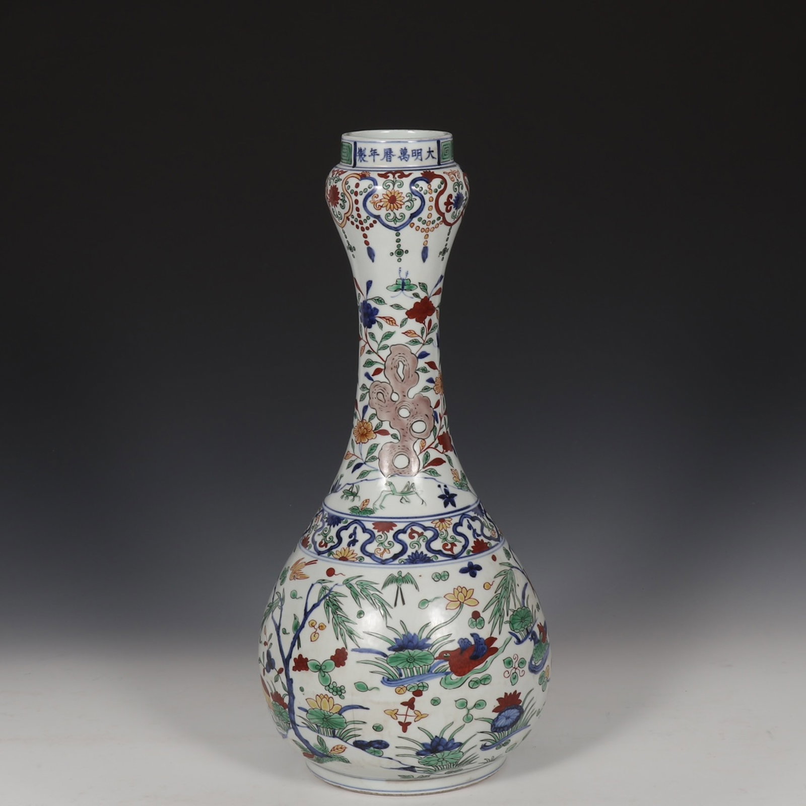A Huge Wucai Flower and Mandarin Duck Pattern Vase: A Huge Wucai Flower and Mandarin Duck Pattern Vase,Ming Dynasty,China,Wanli Six-character Mark,Size:18.1inx8.3in 五彩花卉鸳鸯纹瓶,中国਴